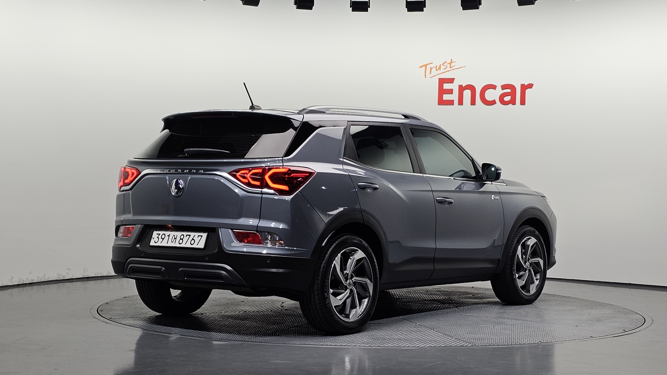 SSANGYONG KORANDO photo 2