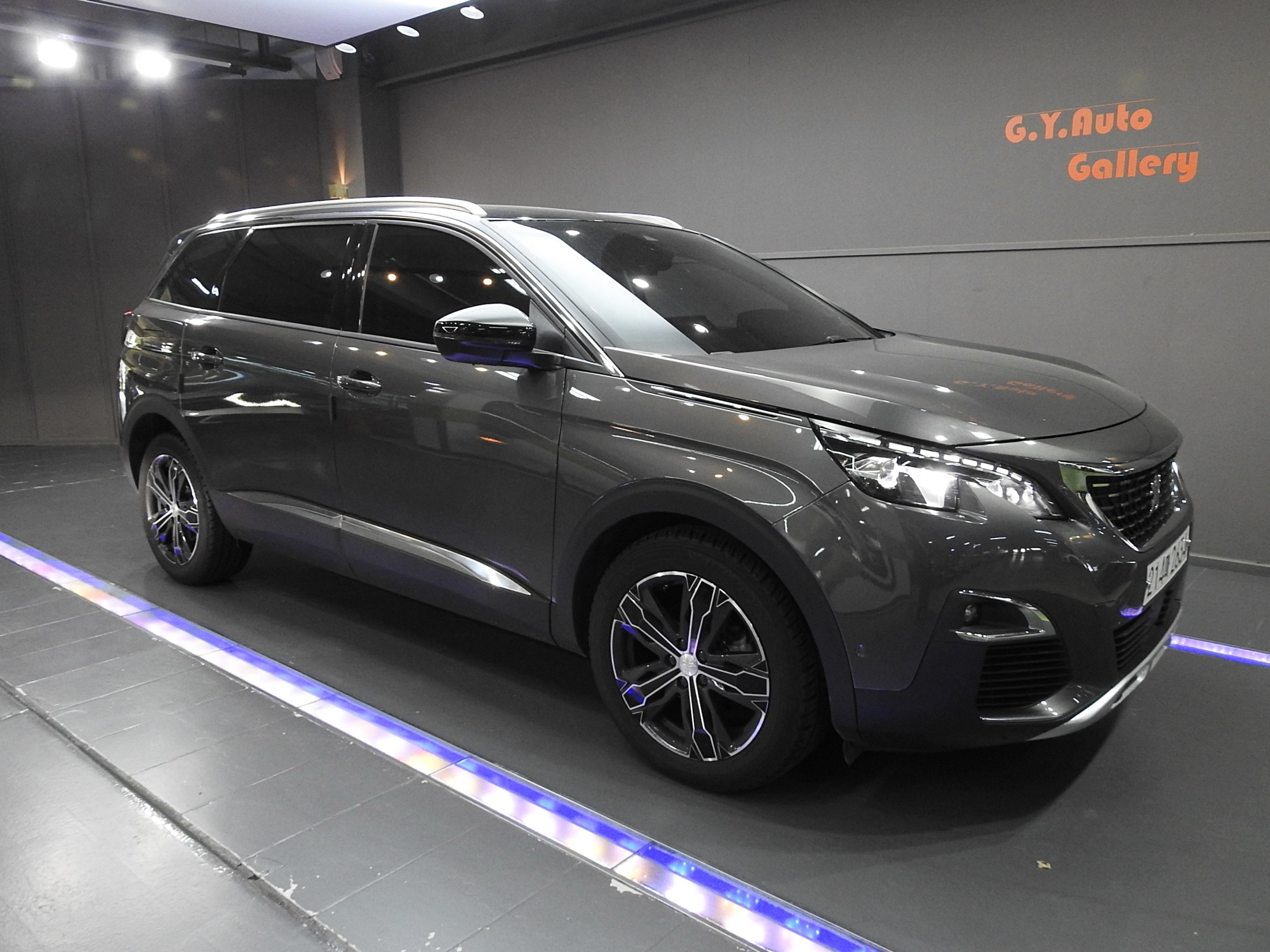 PEUGEOT 5008 photo 2