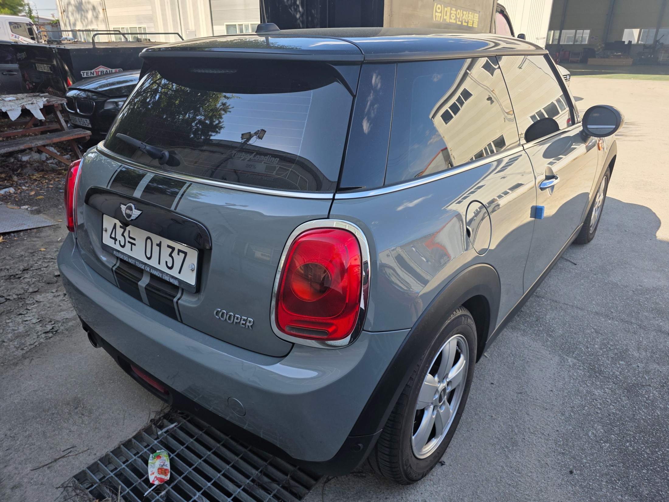 Mazda Bongo rear view
