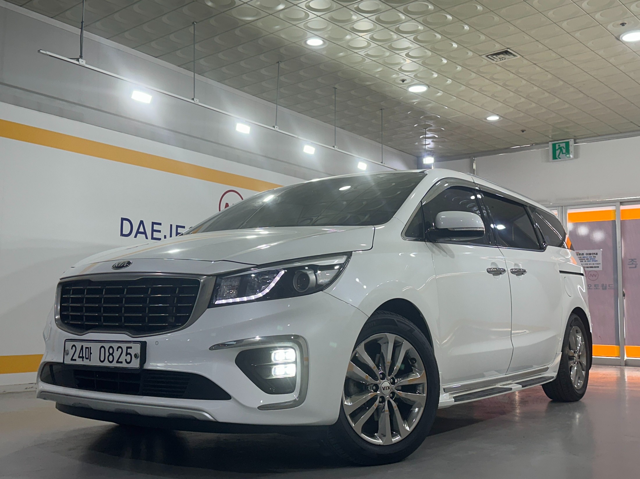 KIA CARNIVAL 2016