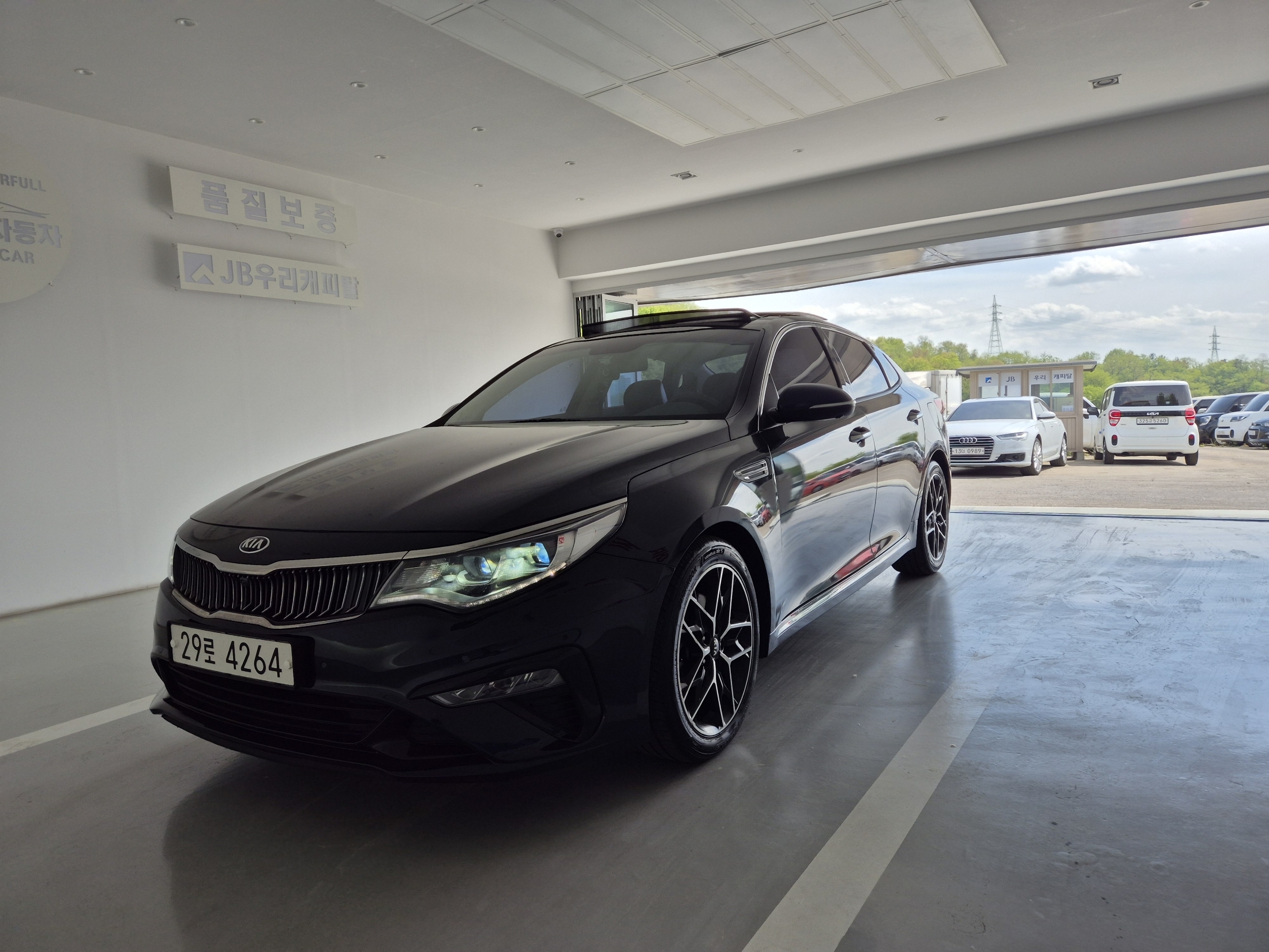 KIA K5 photo 2