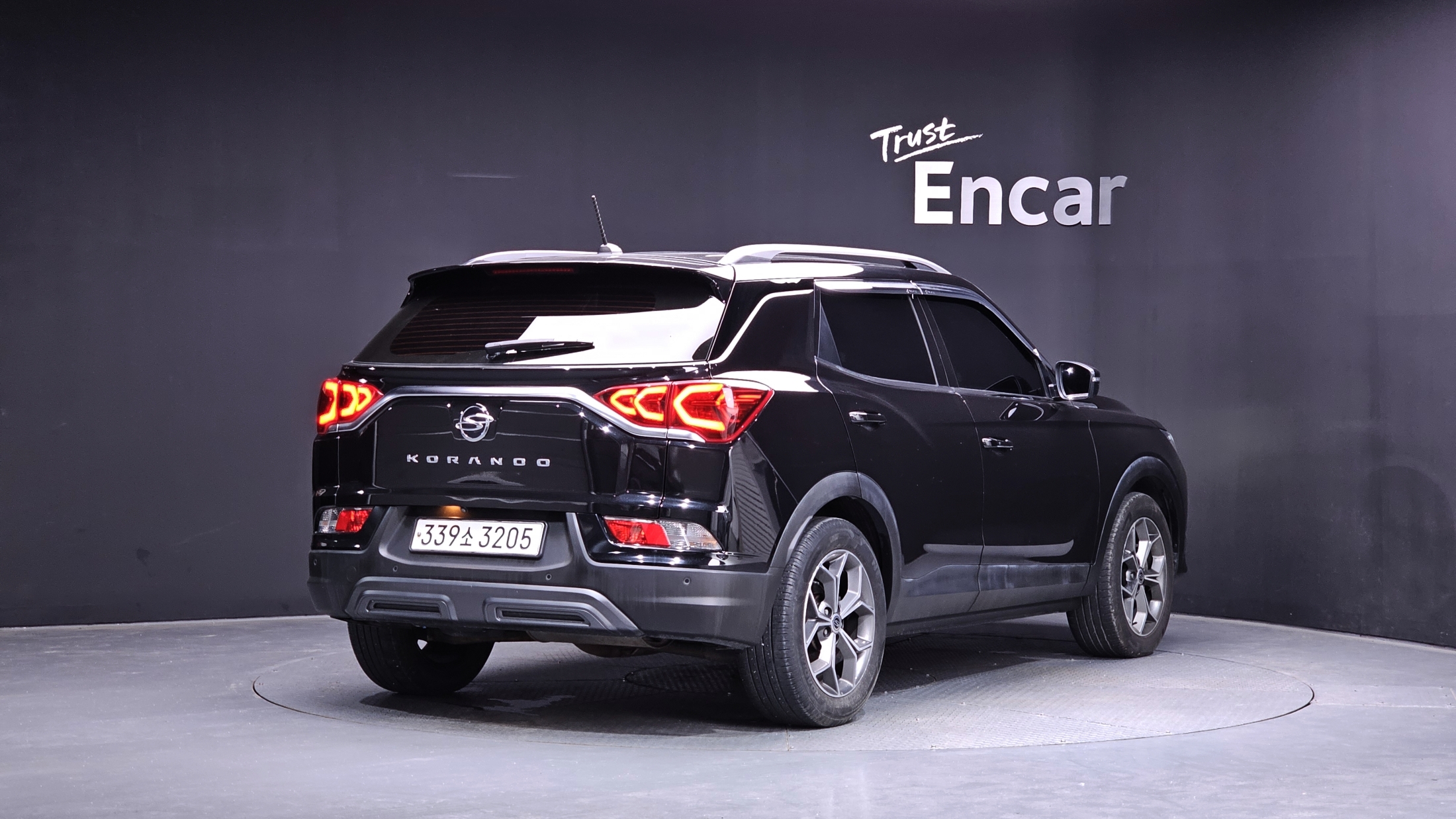 SSANGYONG KORANDO photo 2