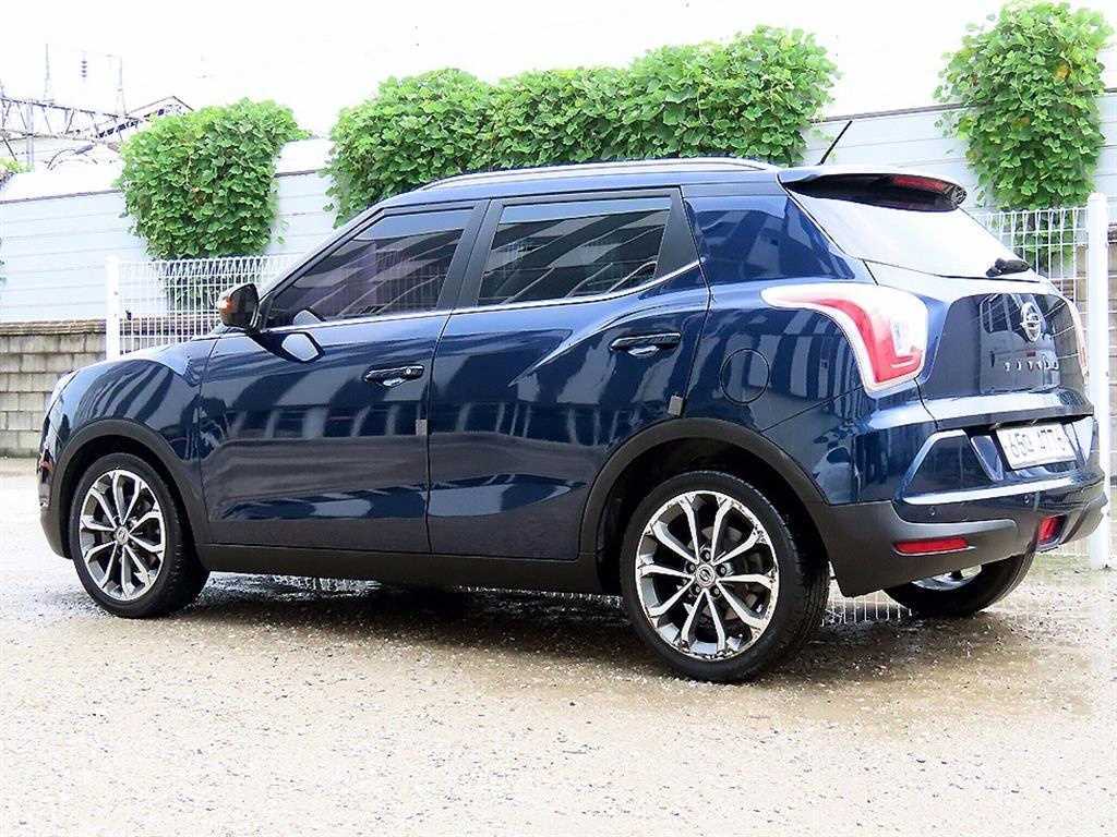 SSANGYONG TIVOLI photo 3