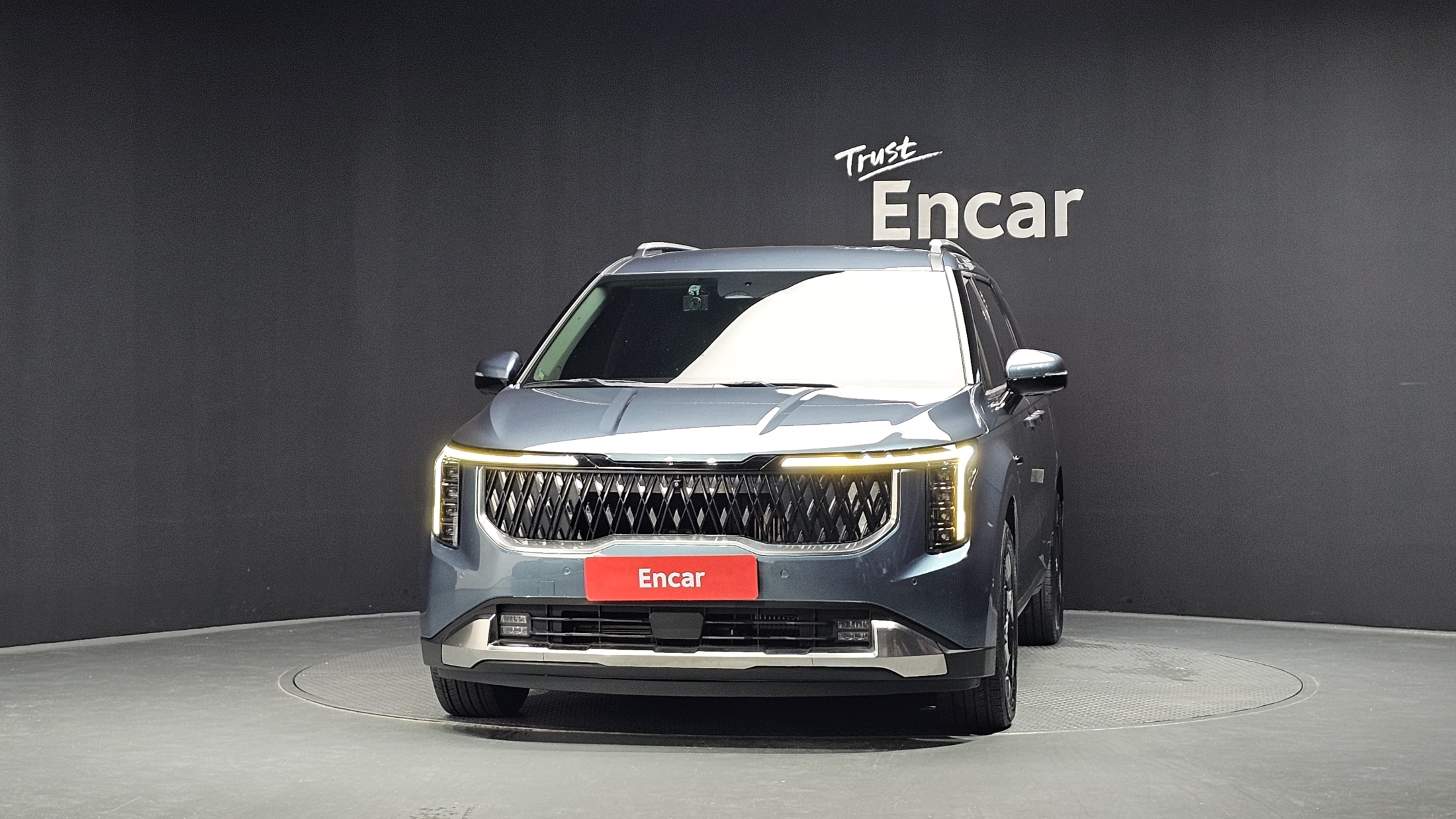 KIA CARNIVAL photo 3