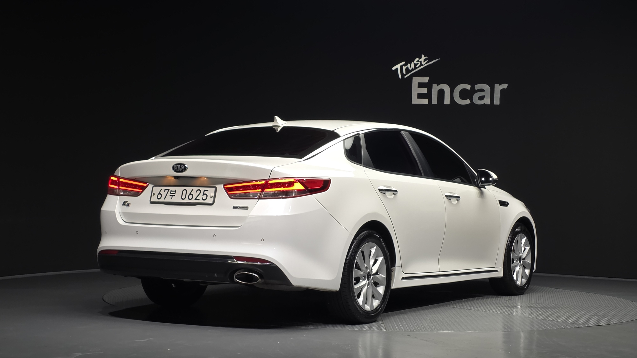 KIA K5 photo 2