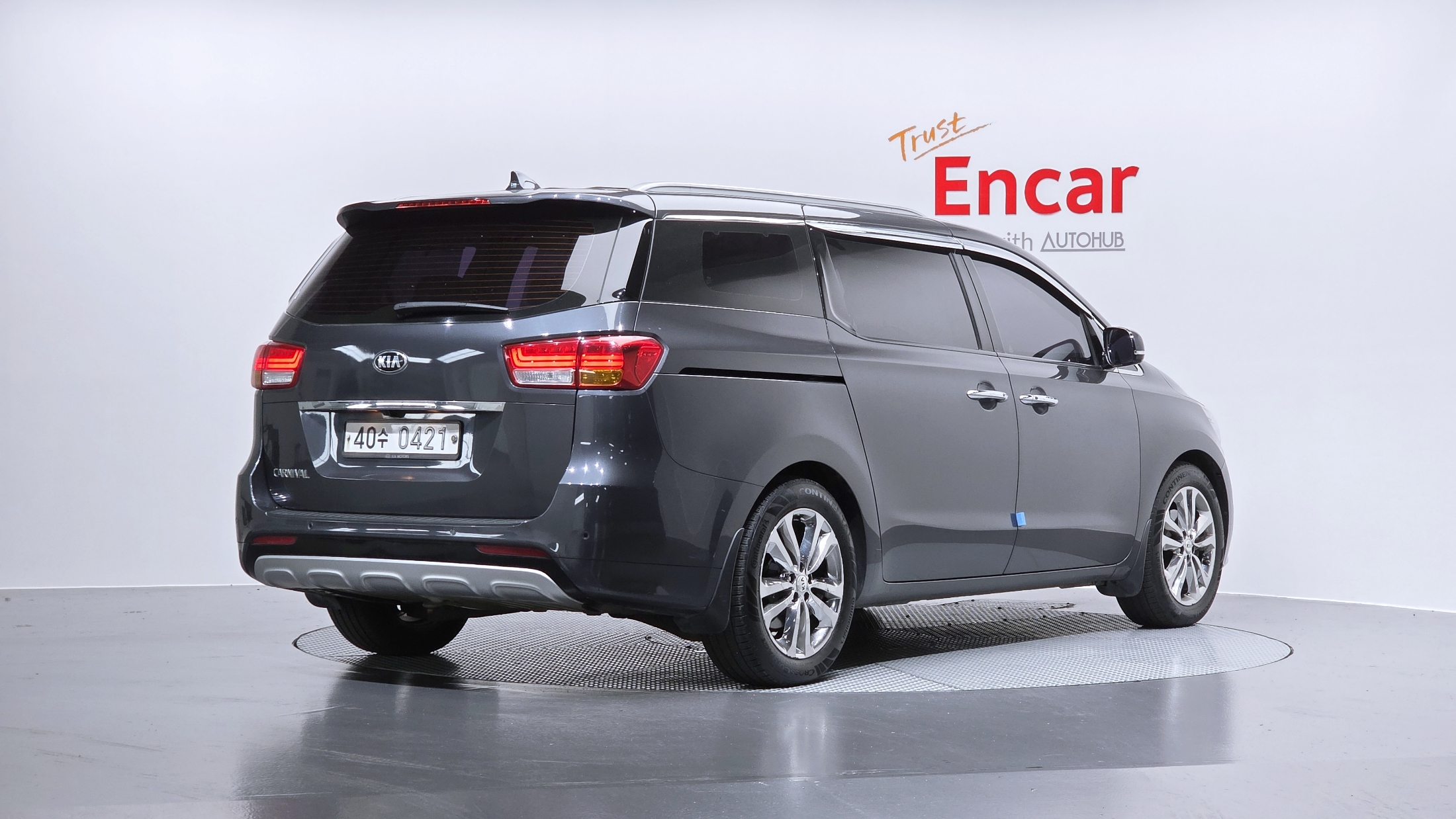 KIA CARNIVAL photo 2