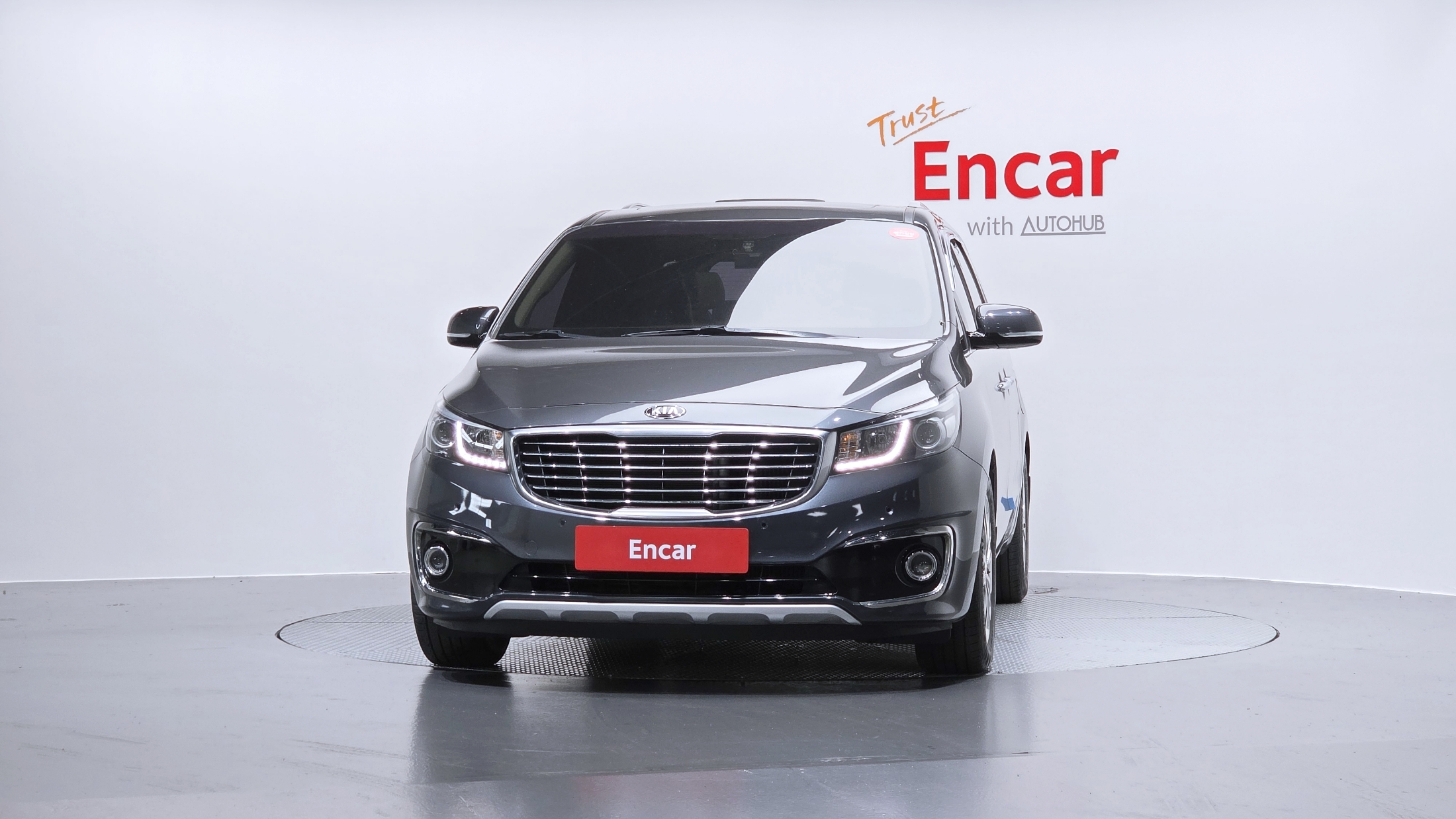KIA CARNIVAL photo 3