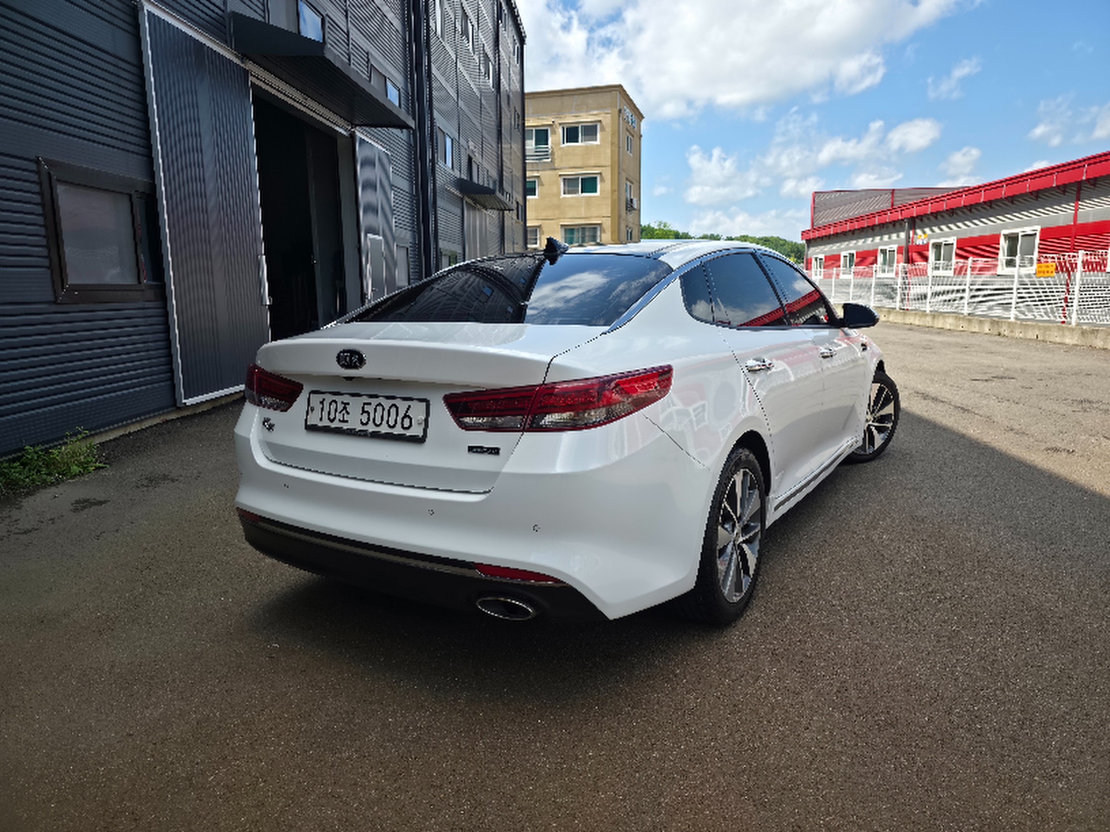 KIA K5 photo 2