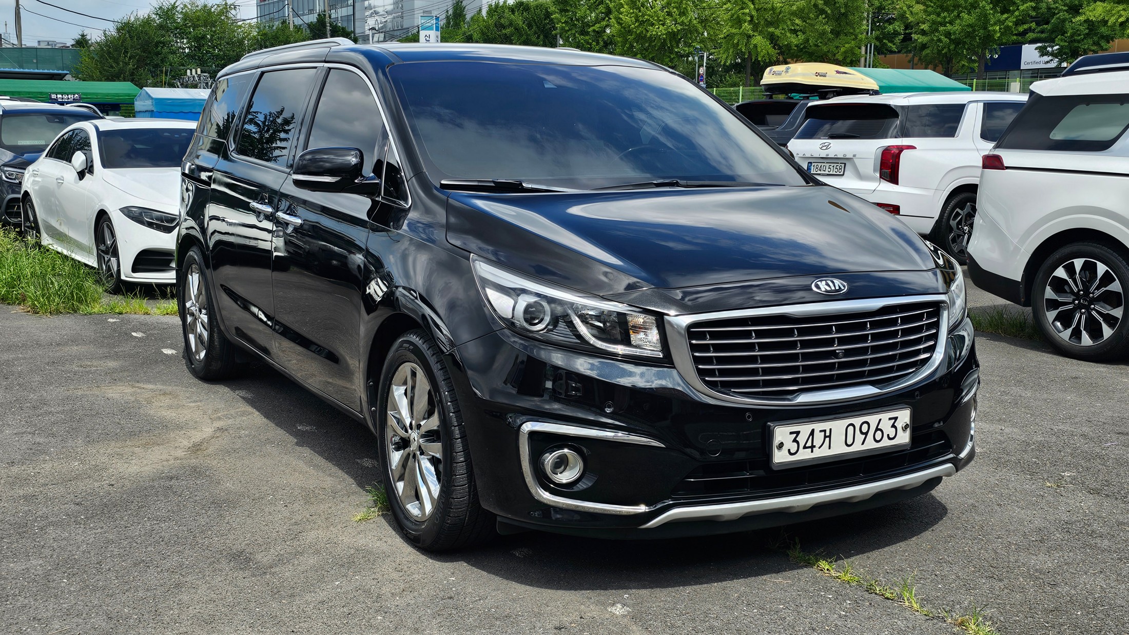 KIA CARNIVAL photo 3