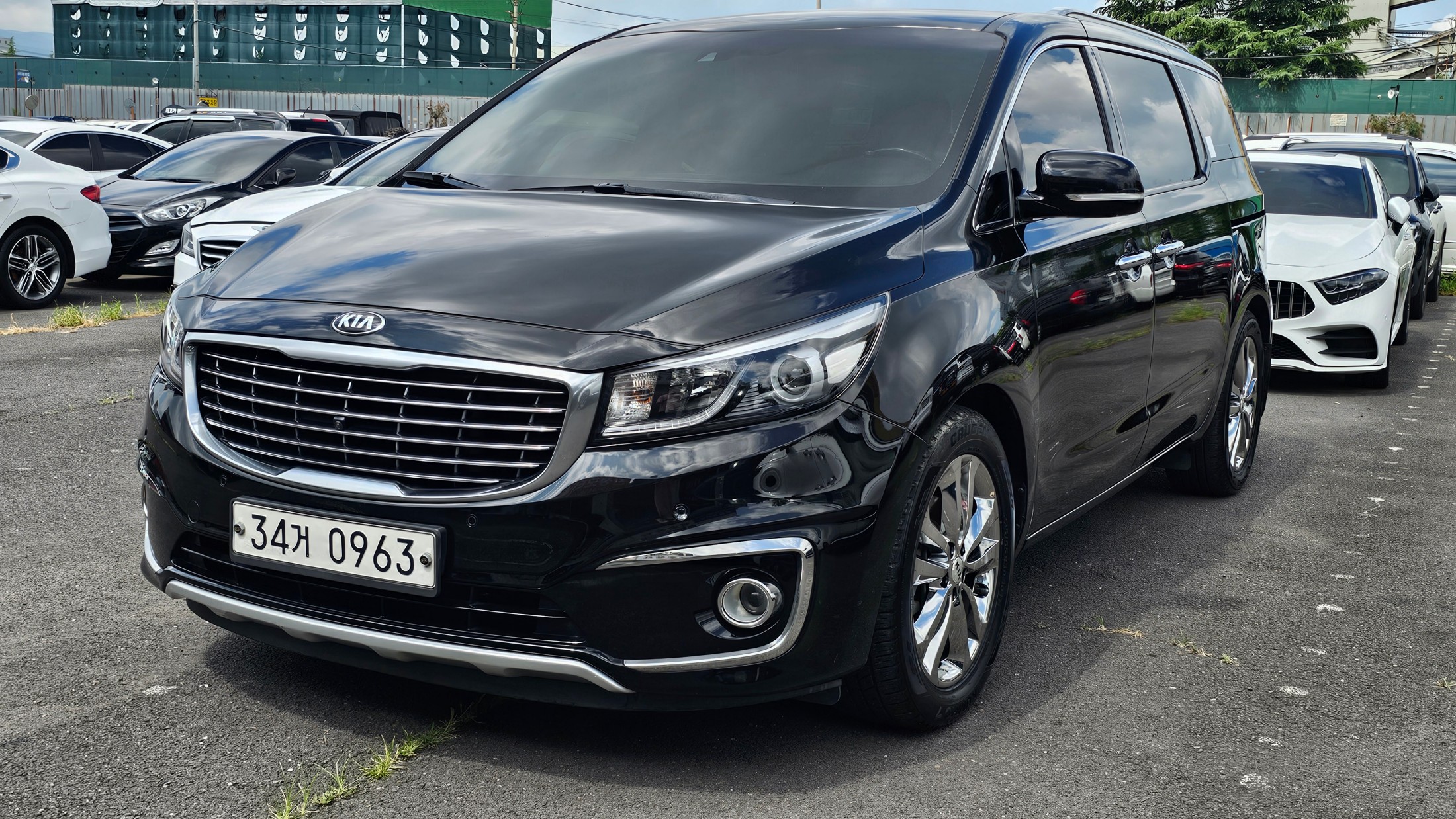 KIA CARNIVAL