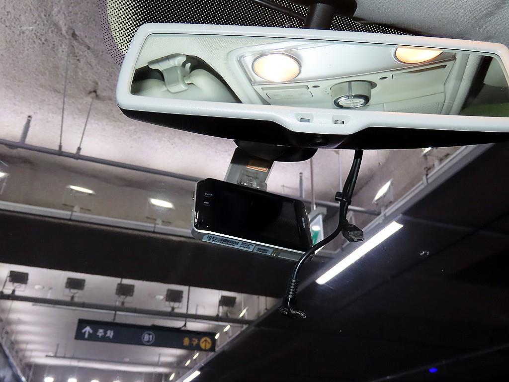 Mazda Bongo rear view