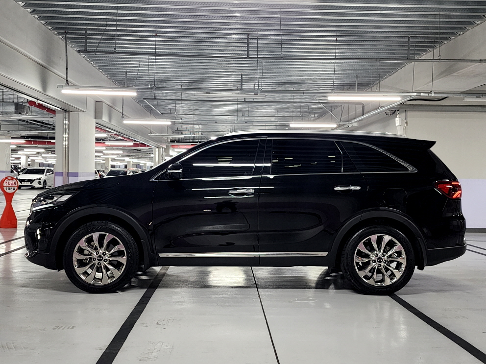 KIA SORENTO photo 2