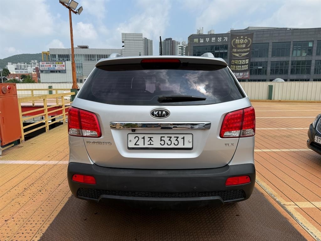 KIA SORENTO photo 2