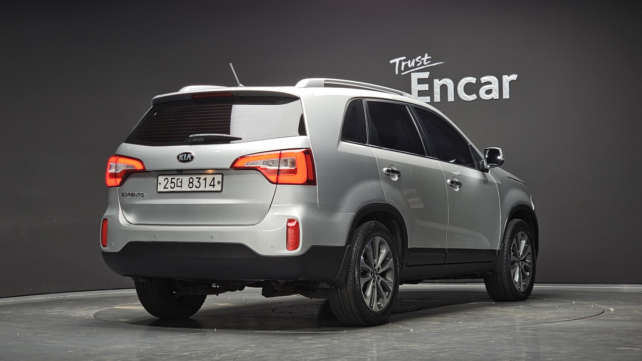 KIA SORENTO photo 2