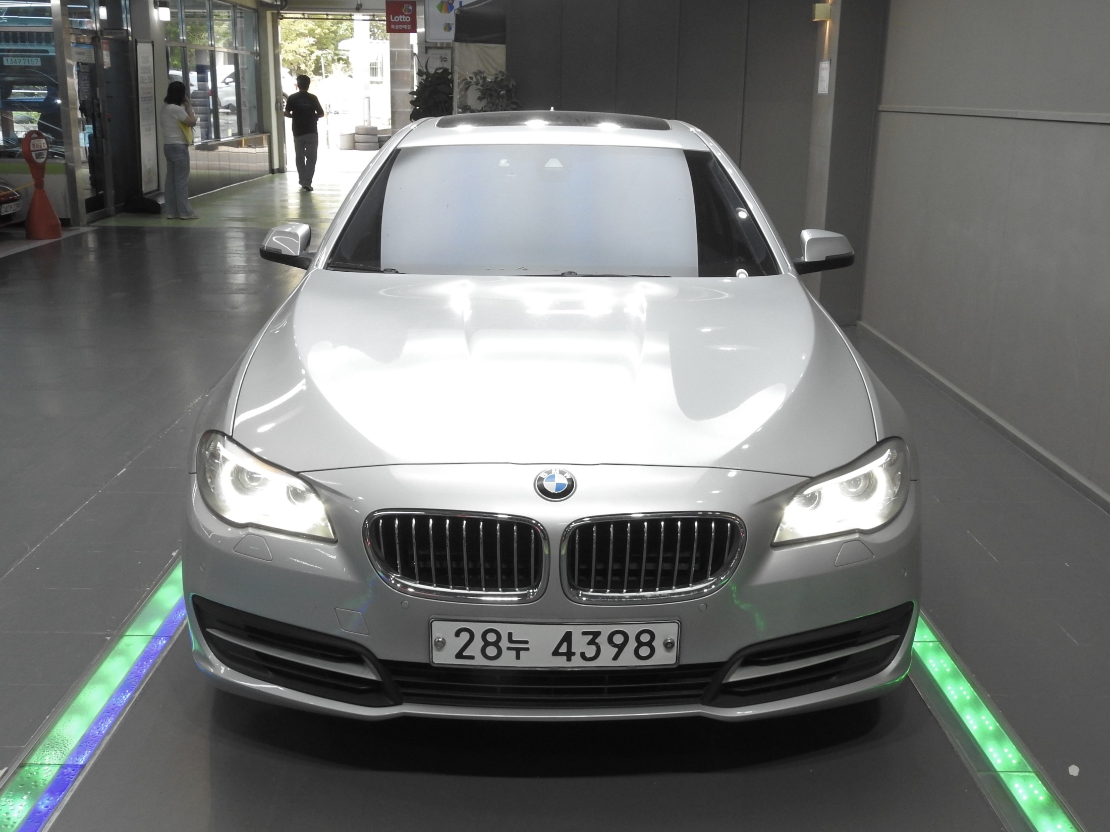 Mazda Bongo rear view