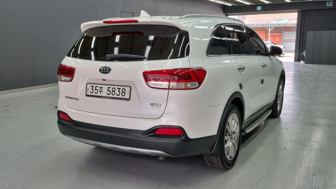 KIA SORENTO photo 2