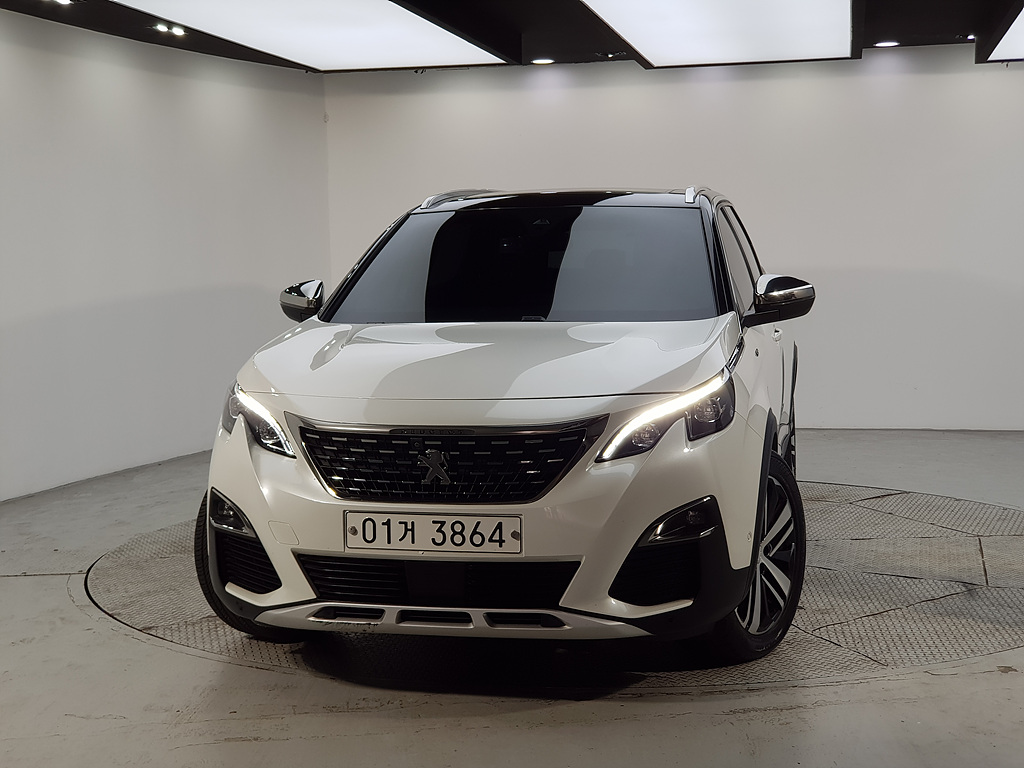 PEUGEOT 5008 photo 2