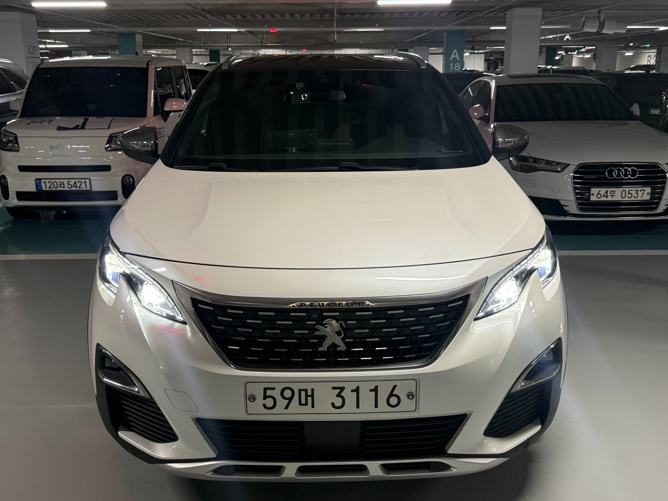 PEUGEOT 5008 photo 3