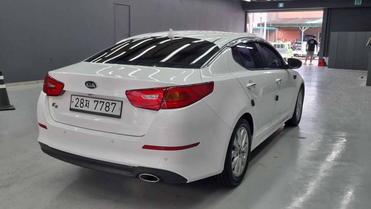 KIA K5 photo 2