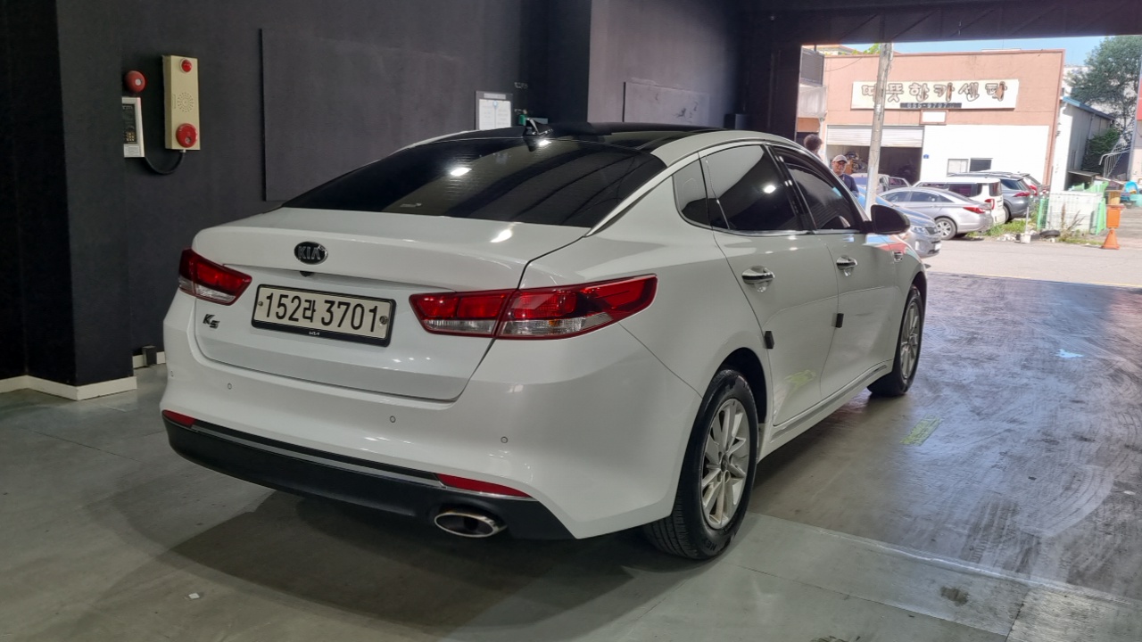 KIA K5 photo 2