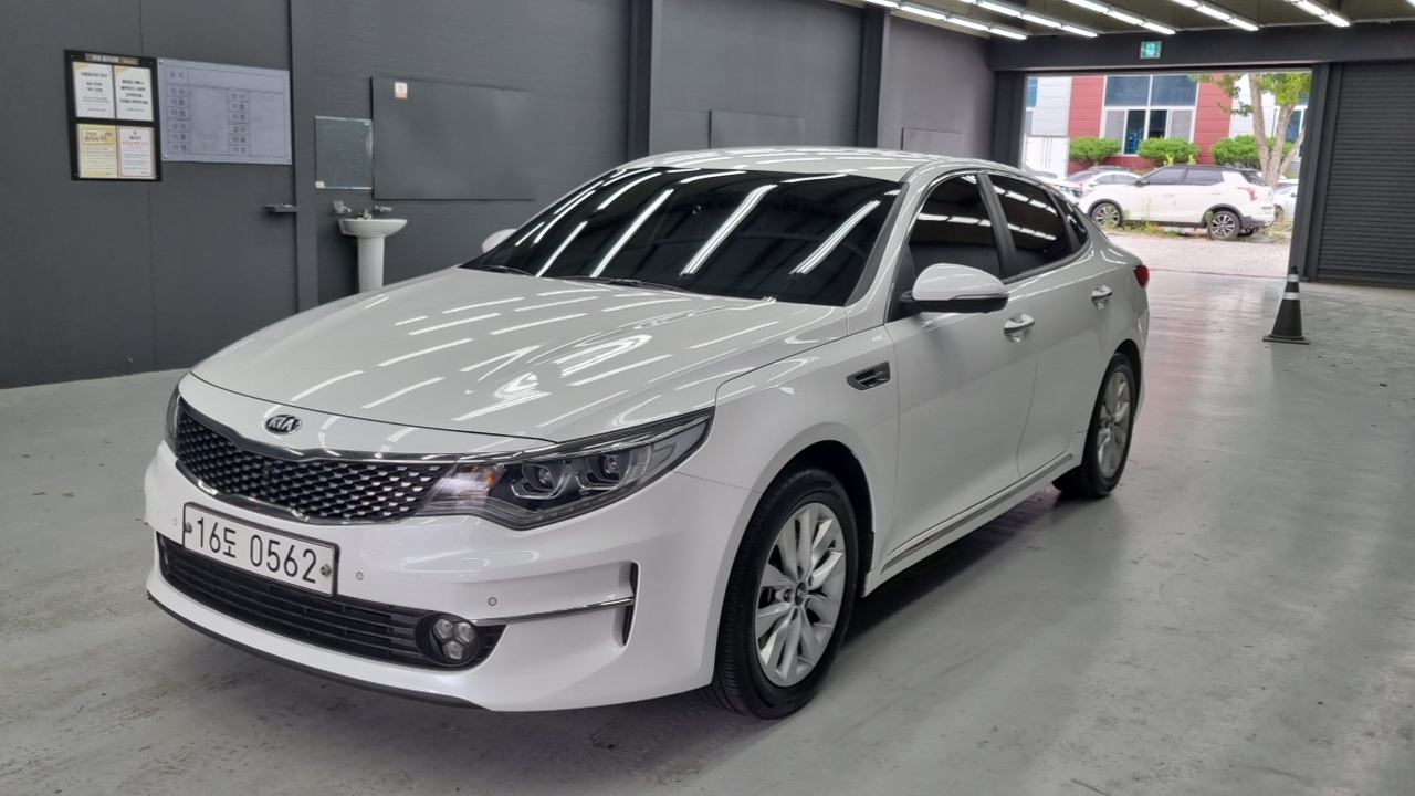 KIA K5