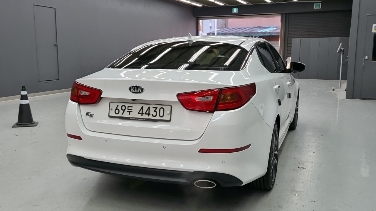 KIA K5 photo 2
