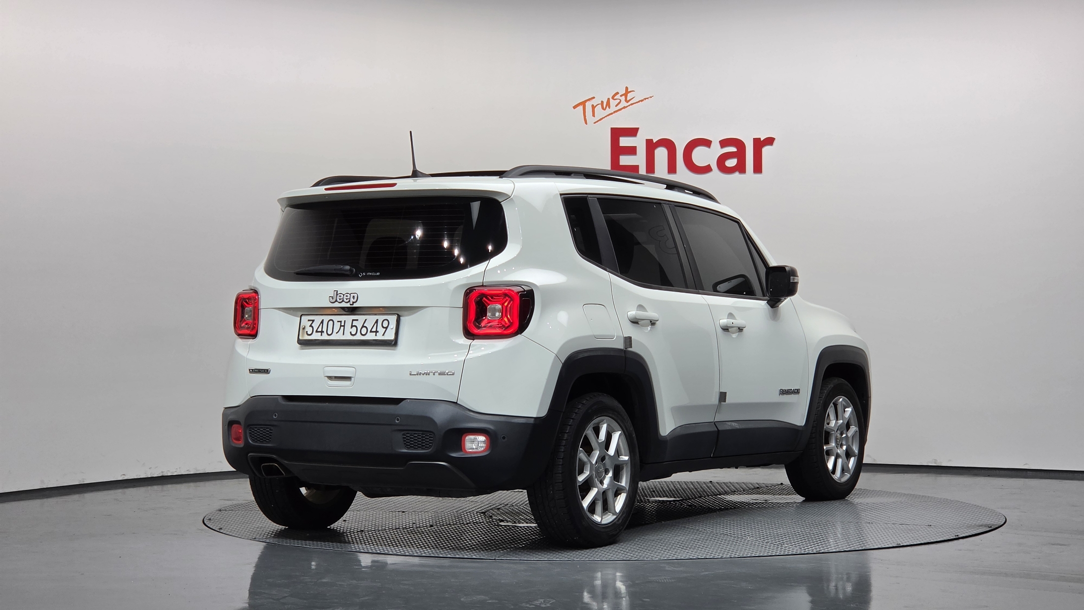 JEEP RENEGADE photo 2