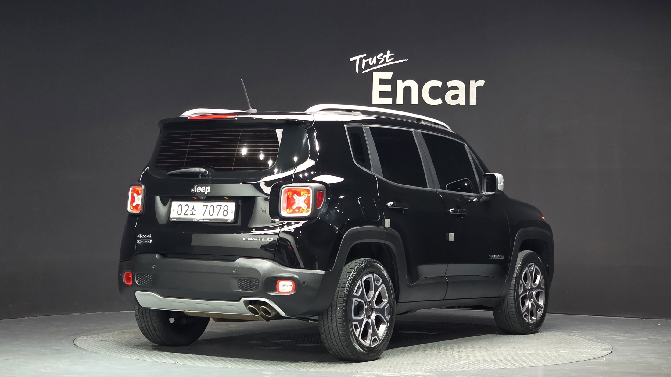 JEEP RENEGADE photo 2