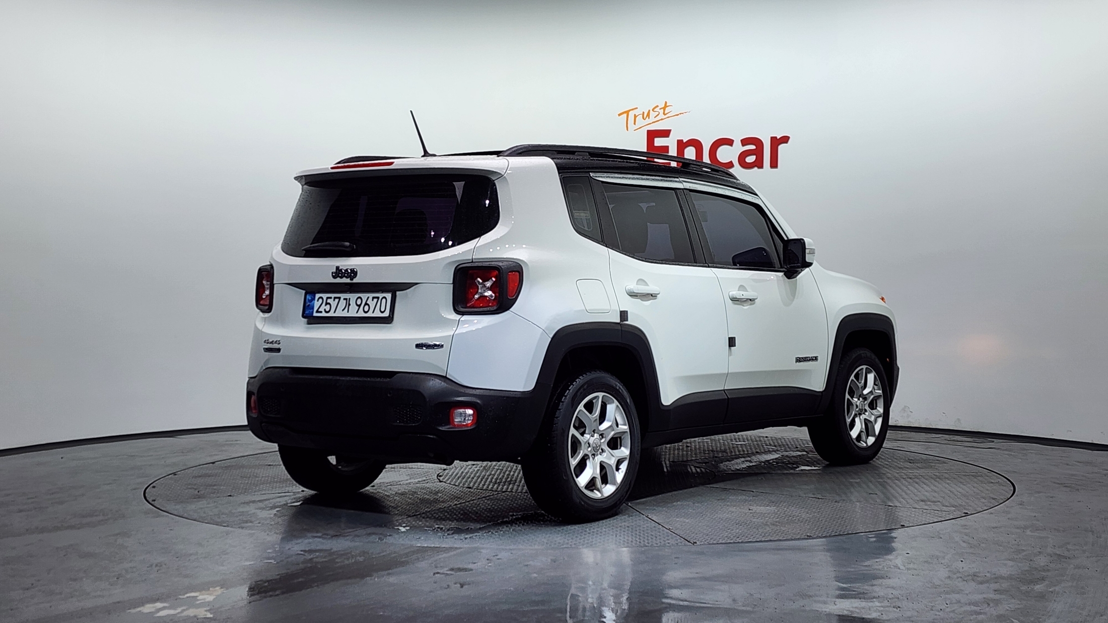 JEEP RENEGADE photo 2