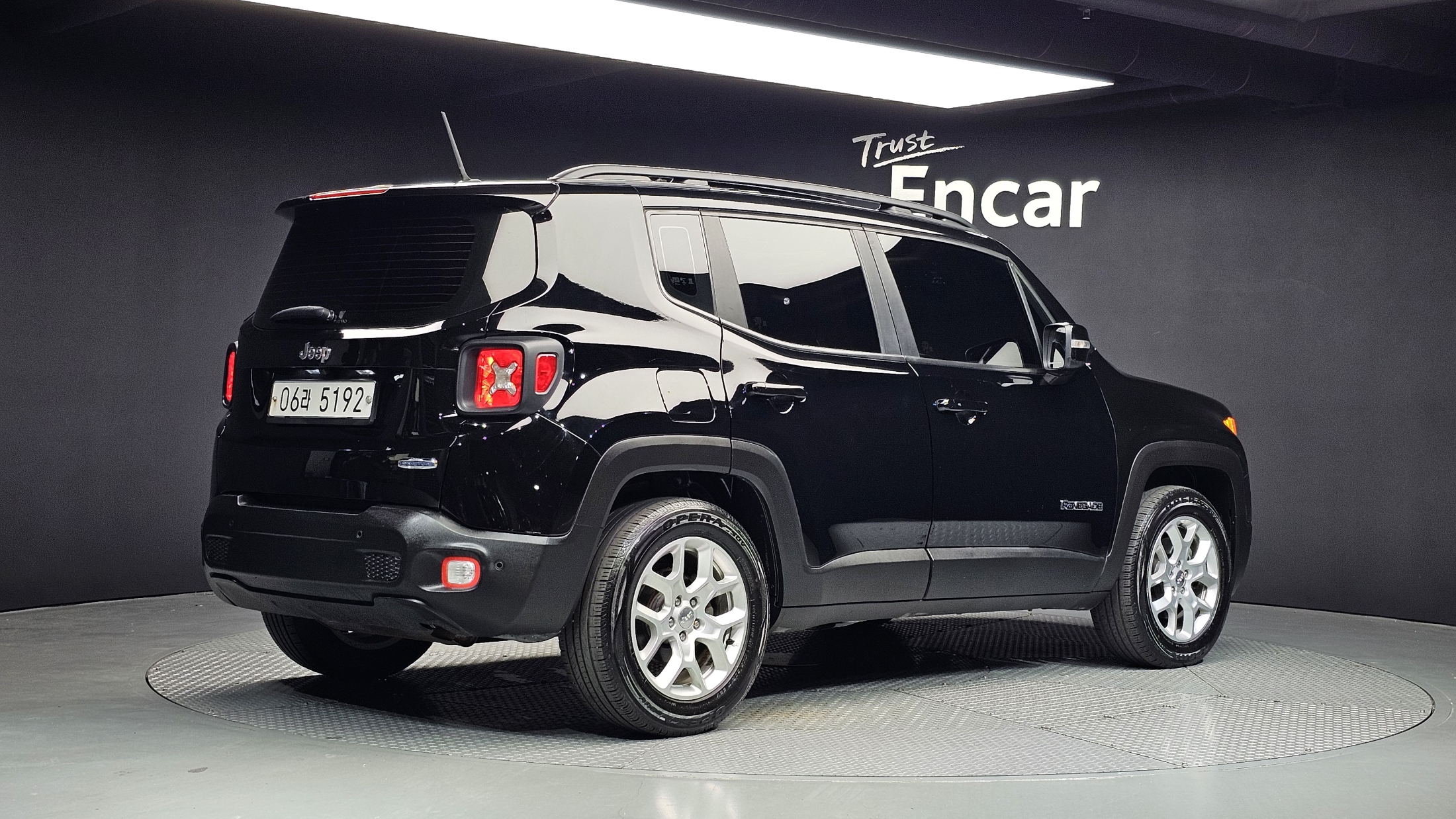 JEEP RENEGADE photo 2