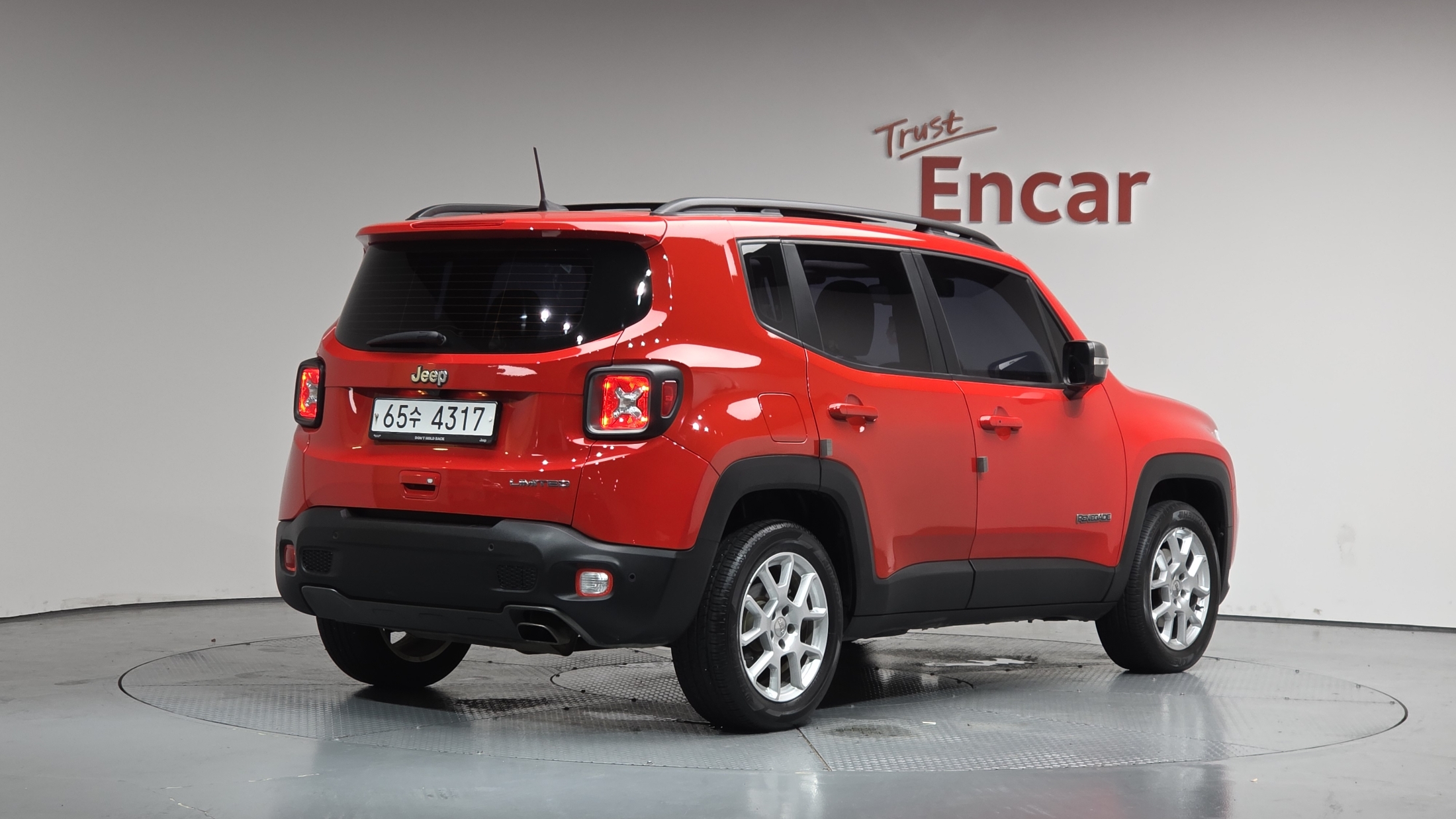 JEEP RENEGADE photo 2