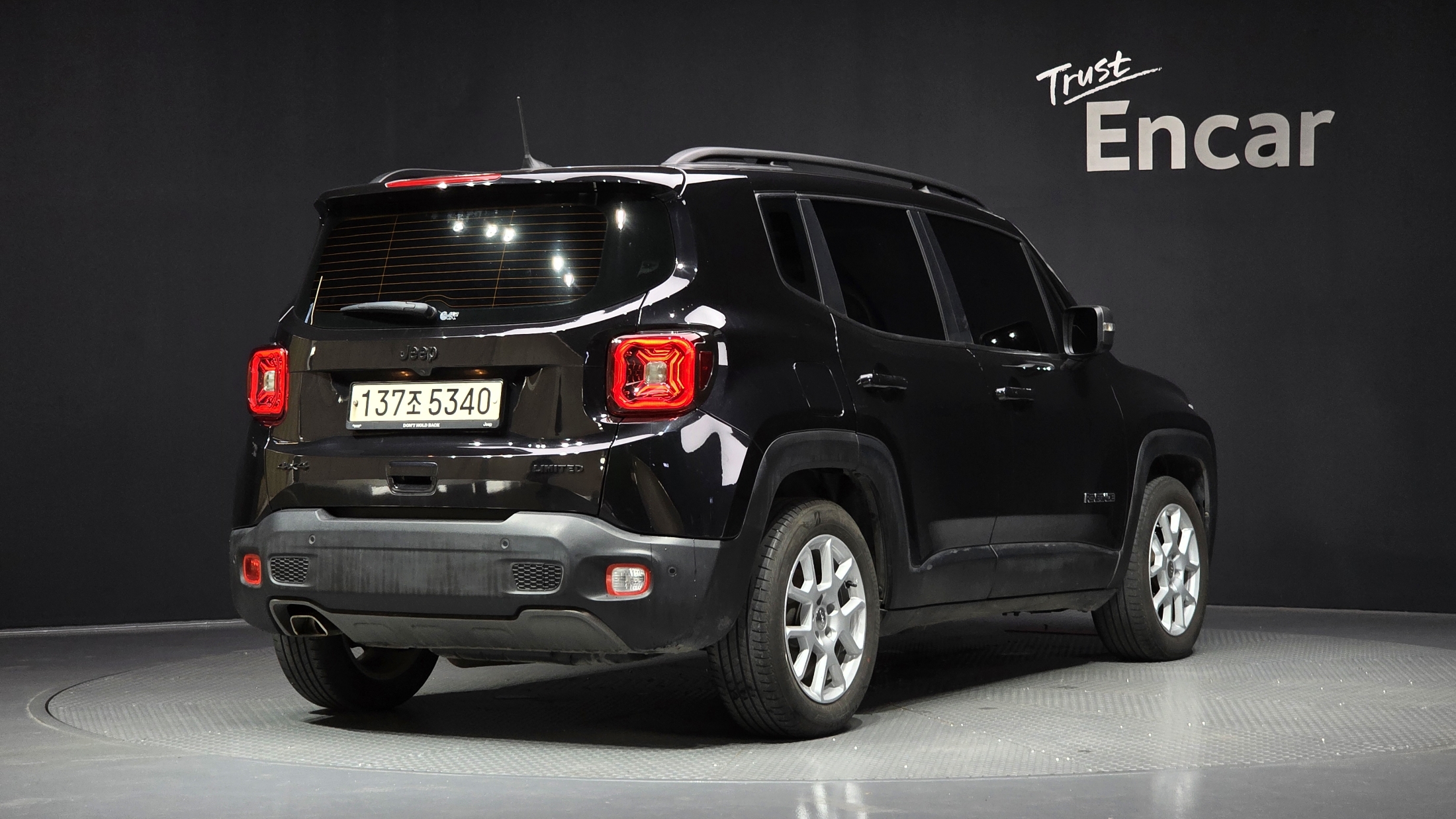 JEEP RENEGADE photo 2