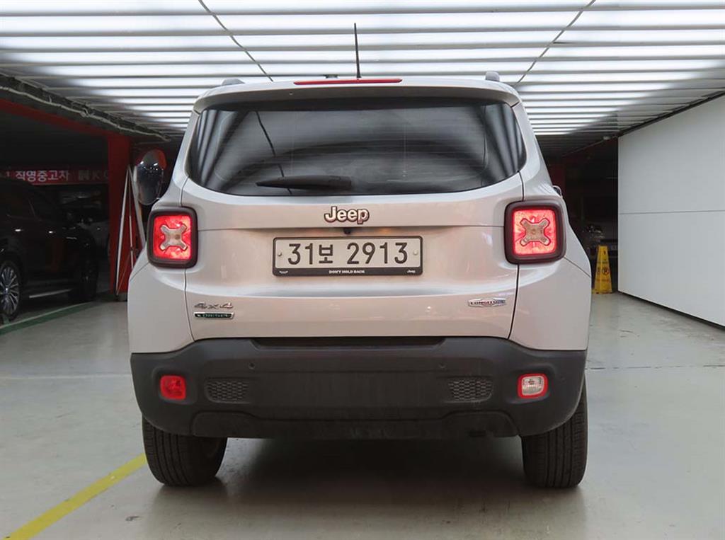 JEEP RENEGADE photo 3