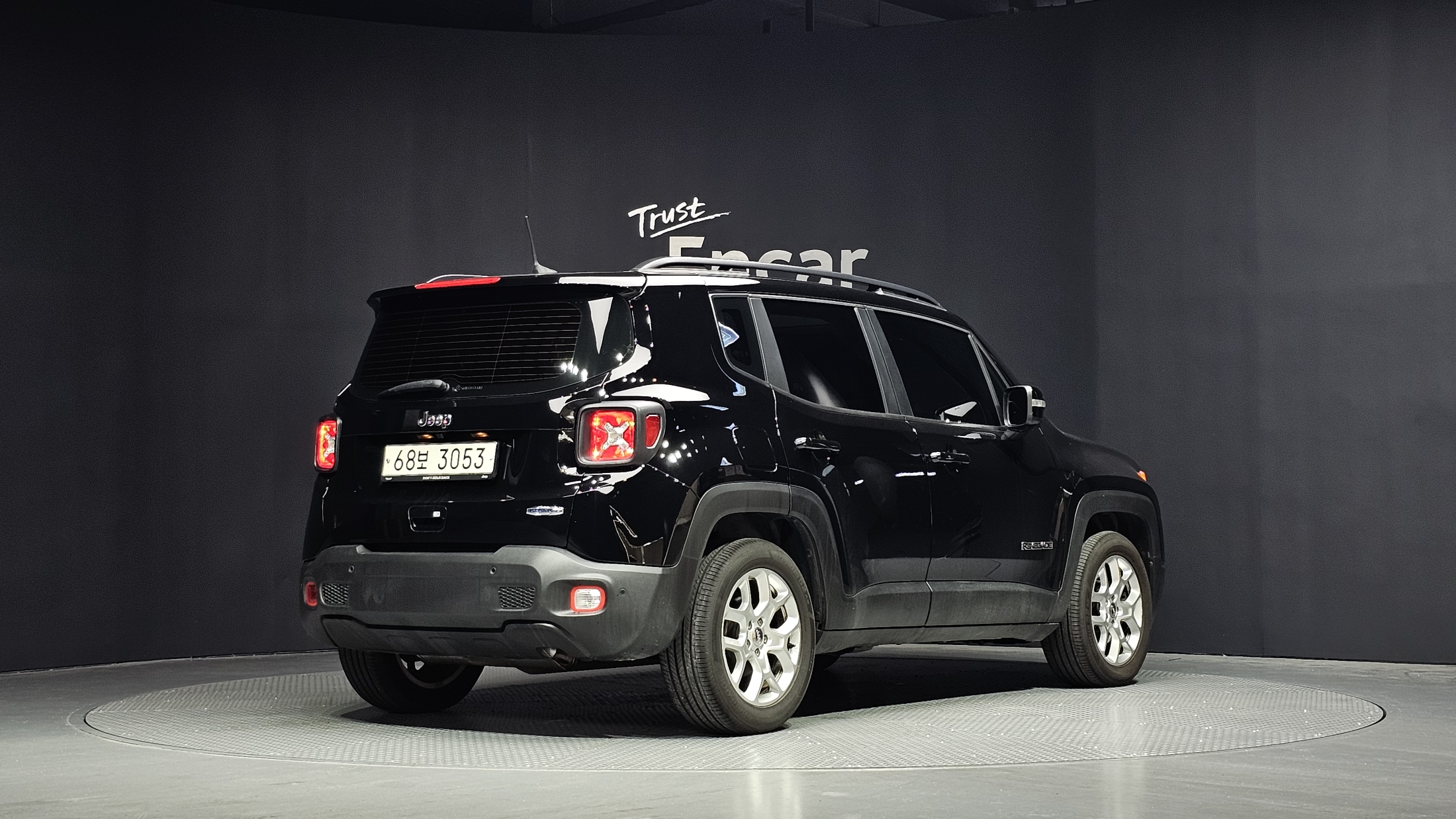 JEEP RENEGADE photo 2