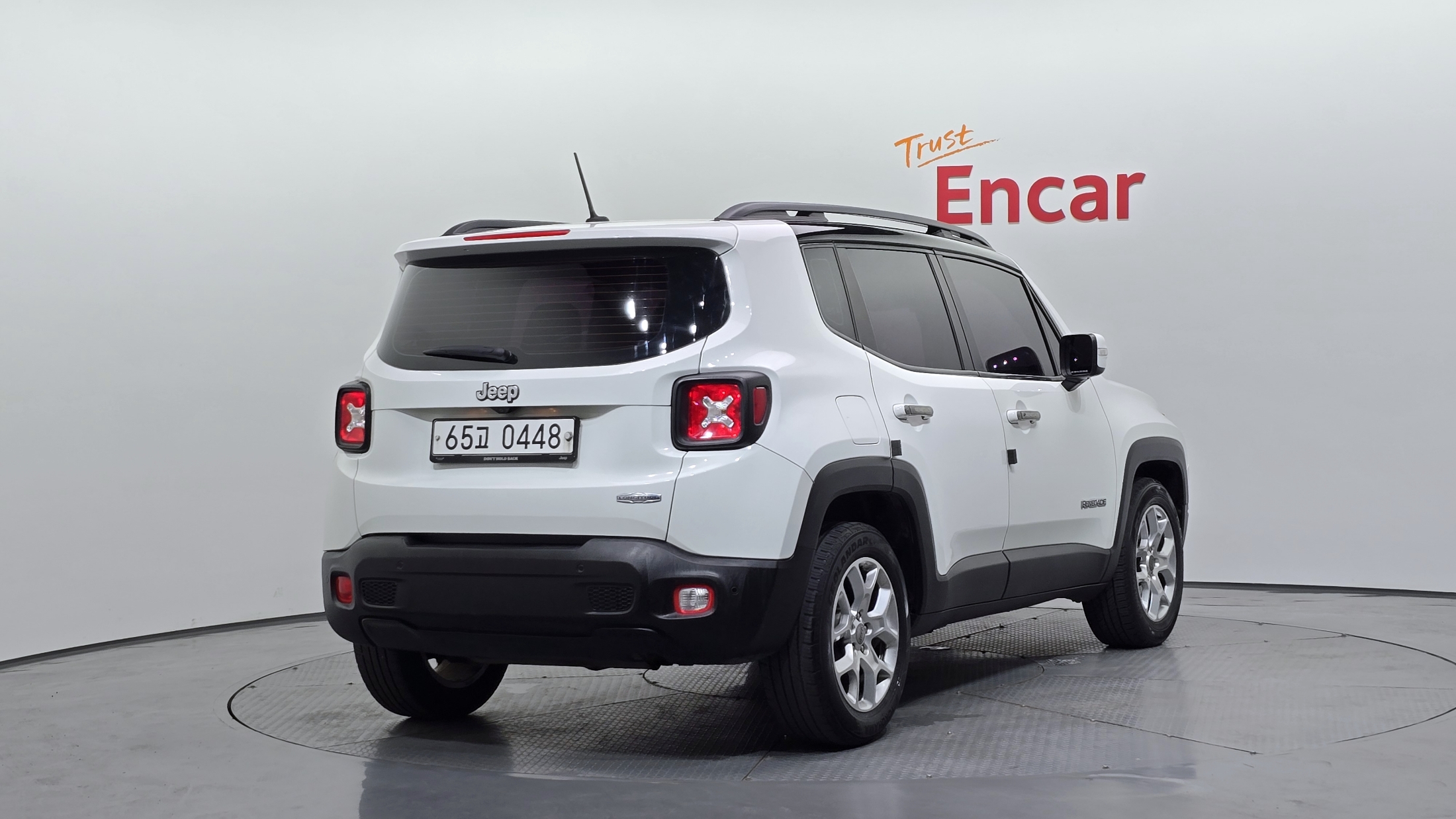 JEEP RENEGADE photo 2