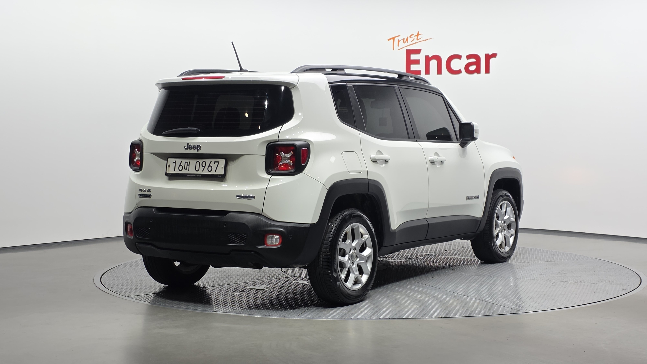 JEEP RENEGADE photo 2