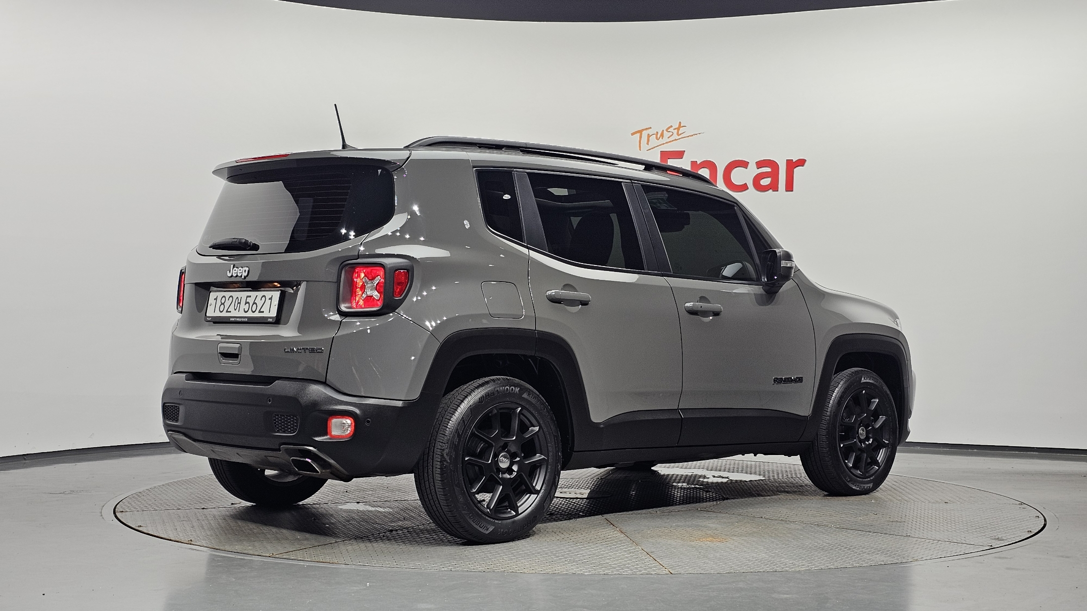 JEEP RENEGADE photo 2
