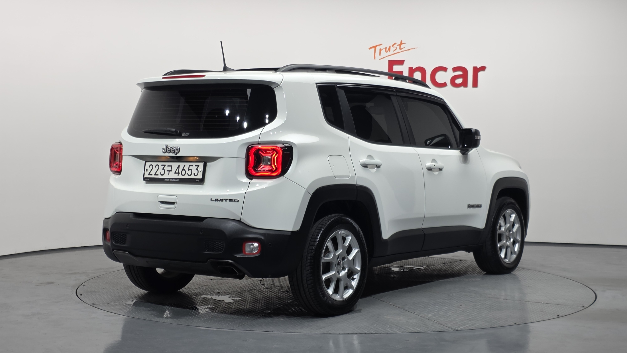 JEEP RENEGADE photo 2