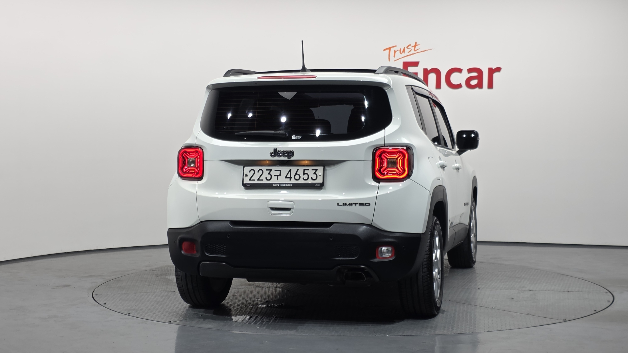JEEP RENEGADE photo 3