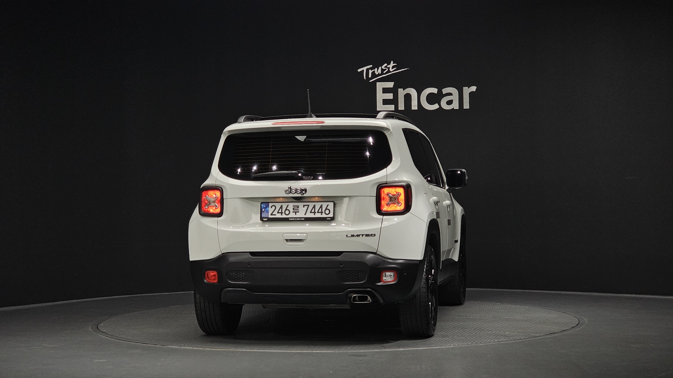JEEP RENEGADE photo 3