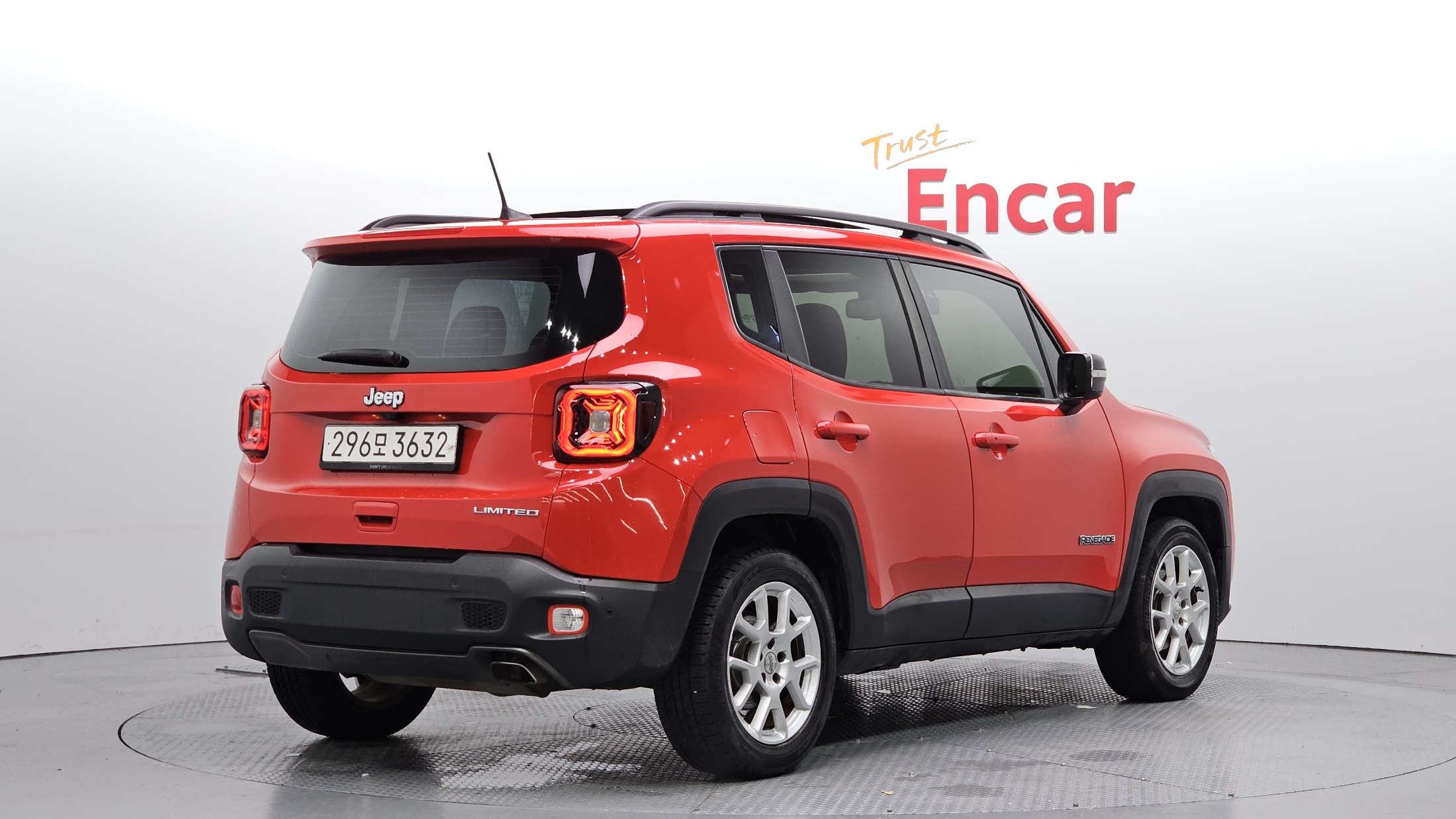 JEEP RENEGADE photo 2