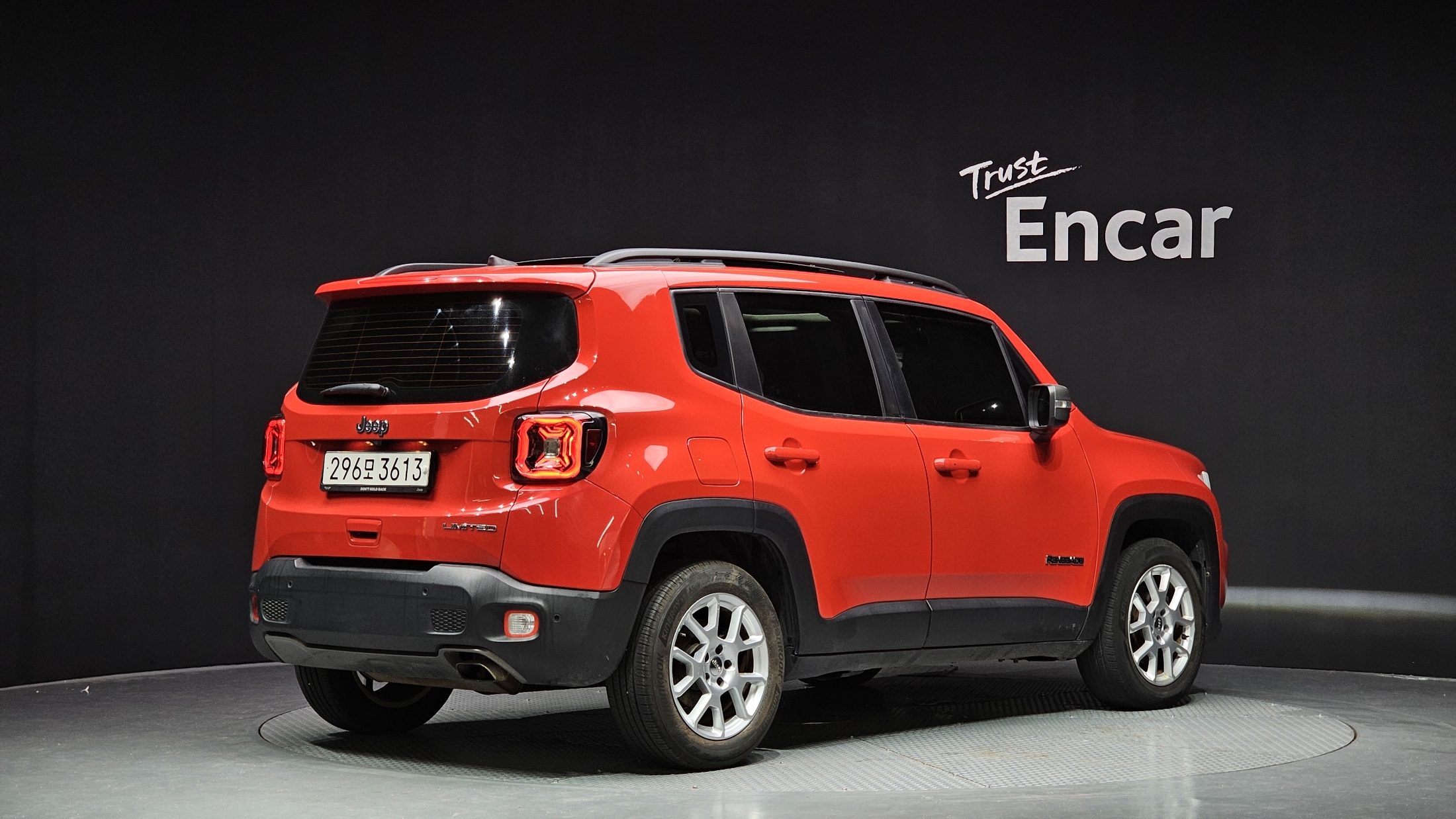 JEEP RENEGADE photo 2