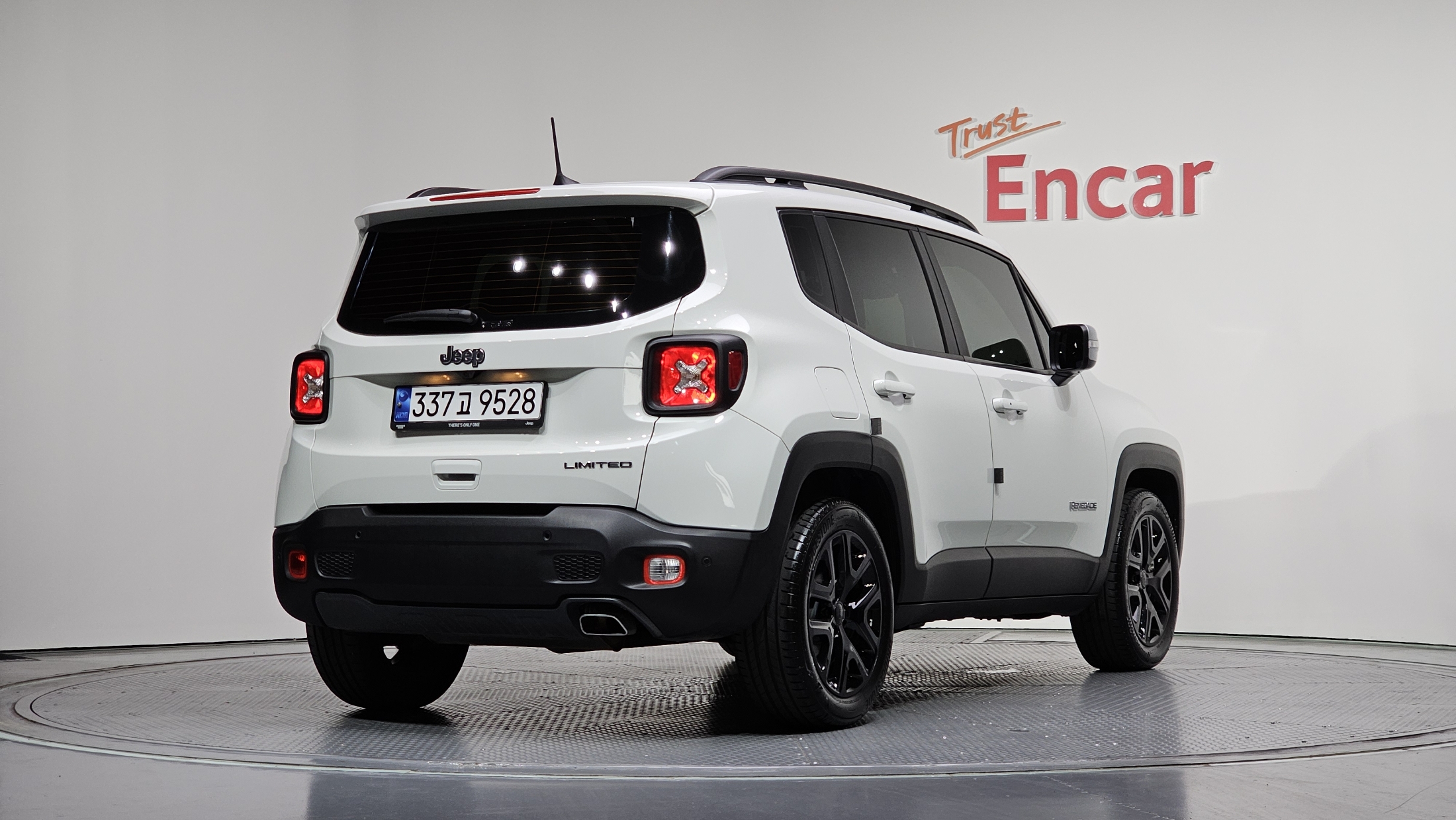 JEEP RENEGADE photo 2