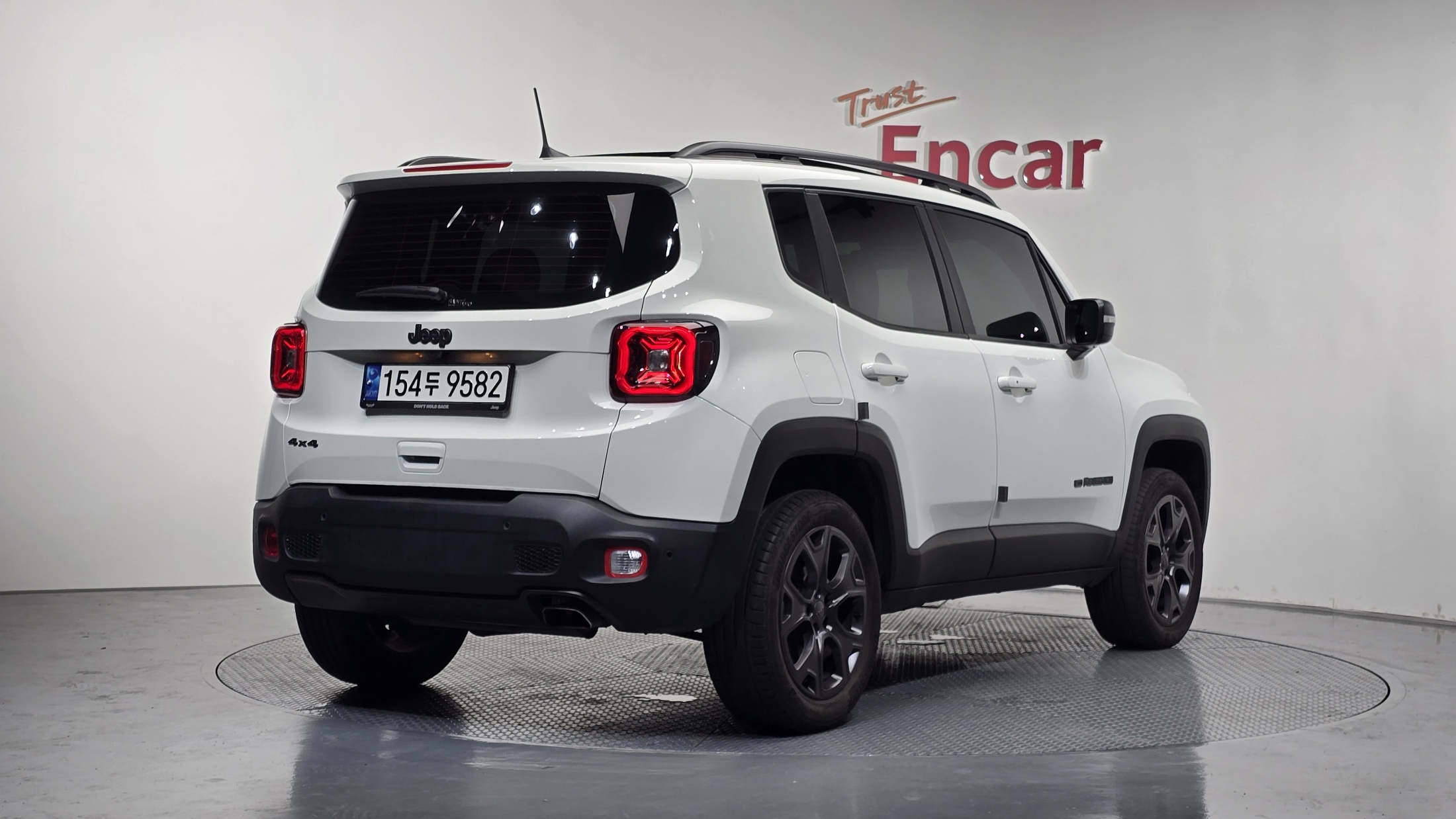 JEEP RENEGADE photo 2