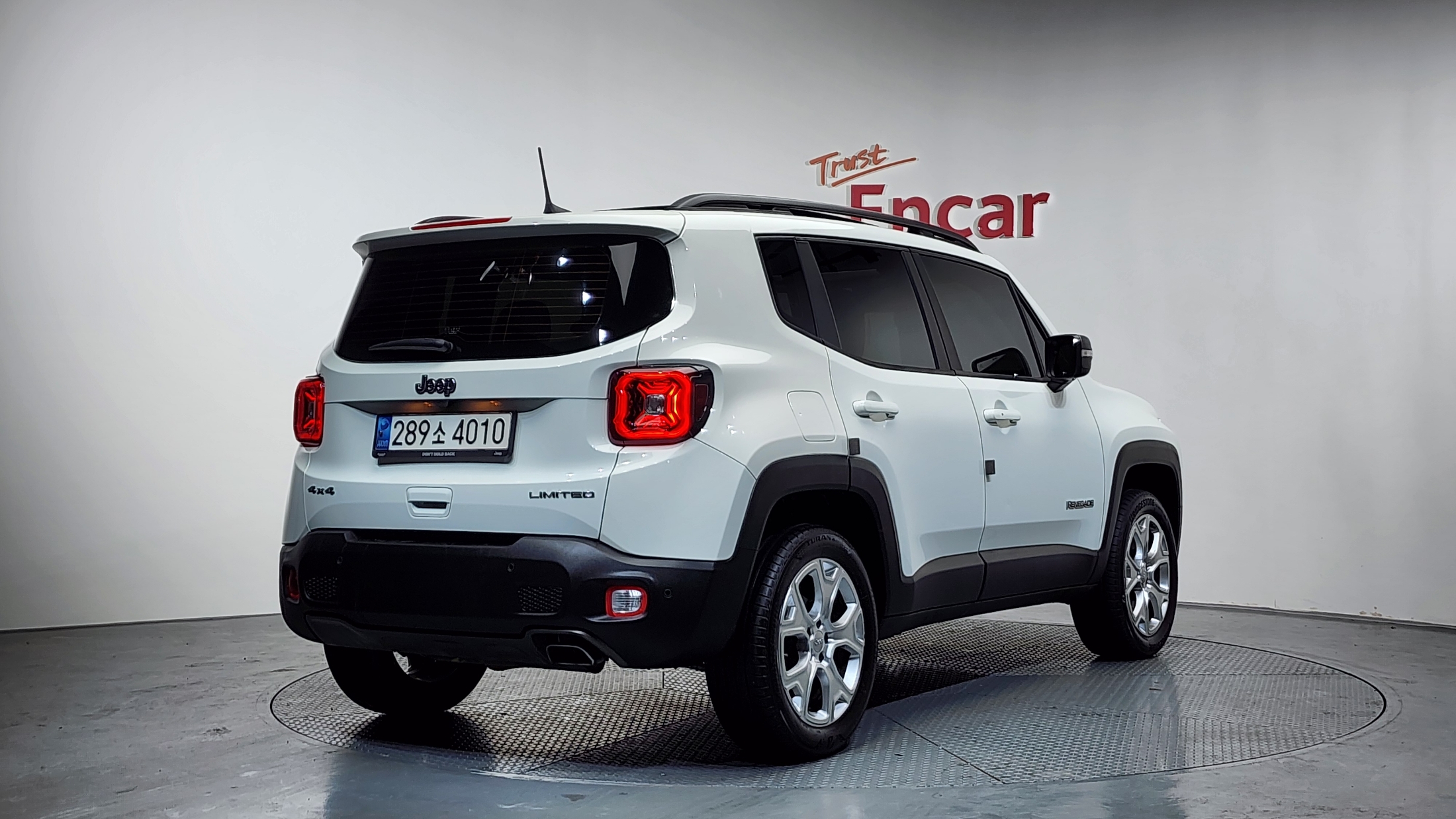 JEEP RENEGADE photo 2