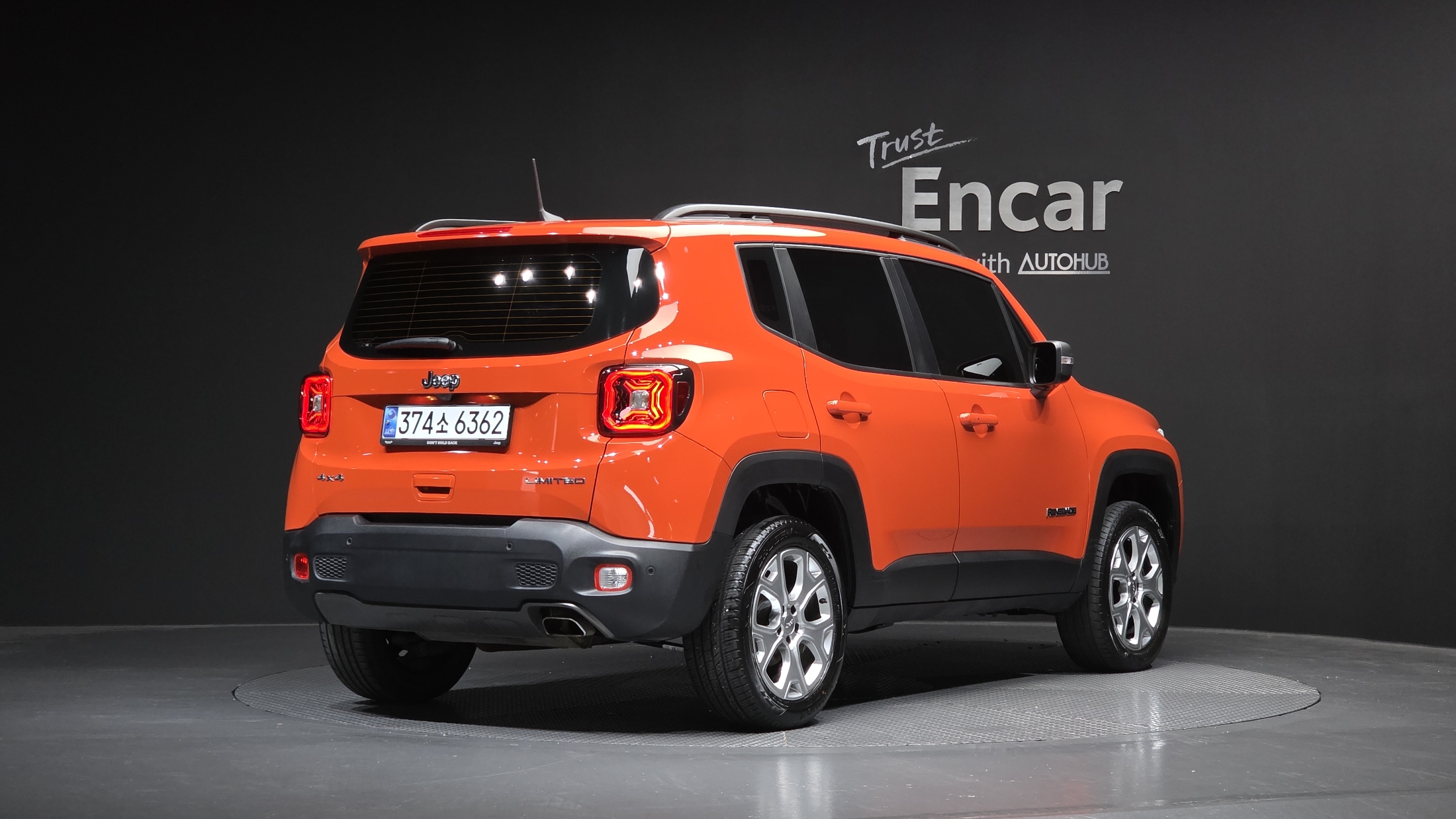 JEEP RENEGADE photo 2