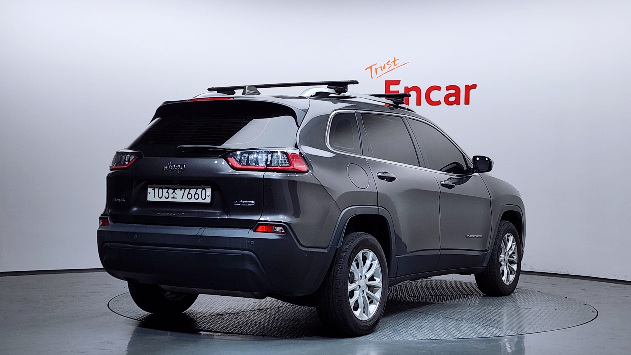 JEEP CHEROKEE photo 2