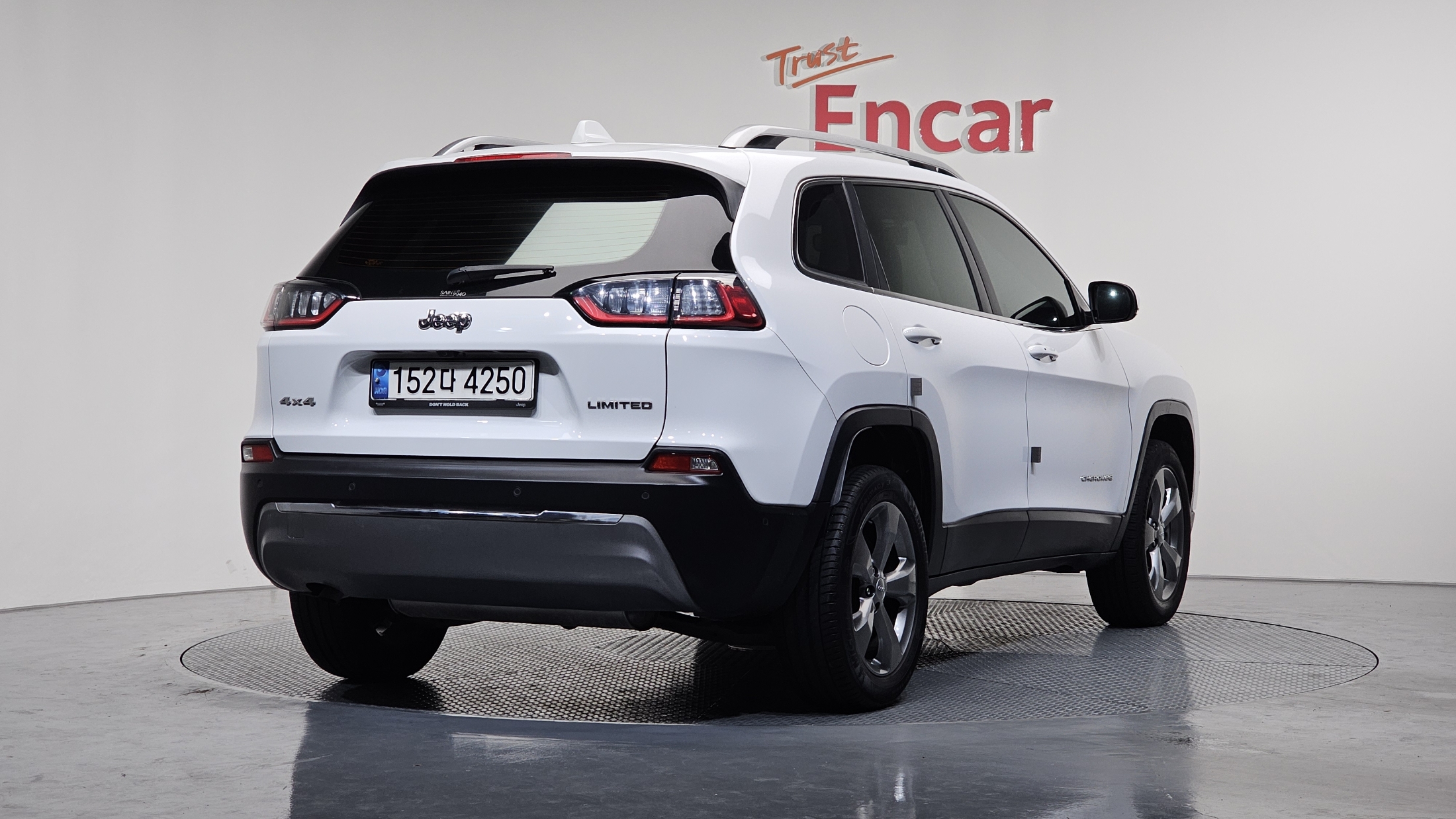 JEEP CHEROKEE photo 2