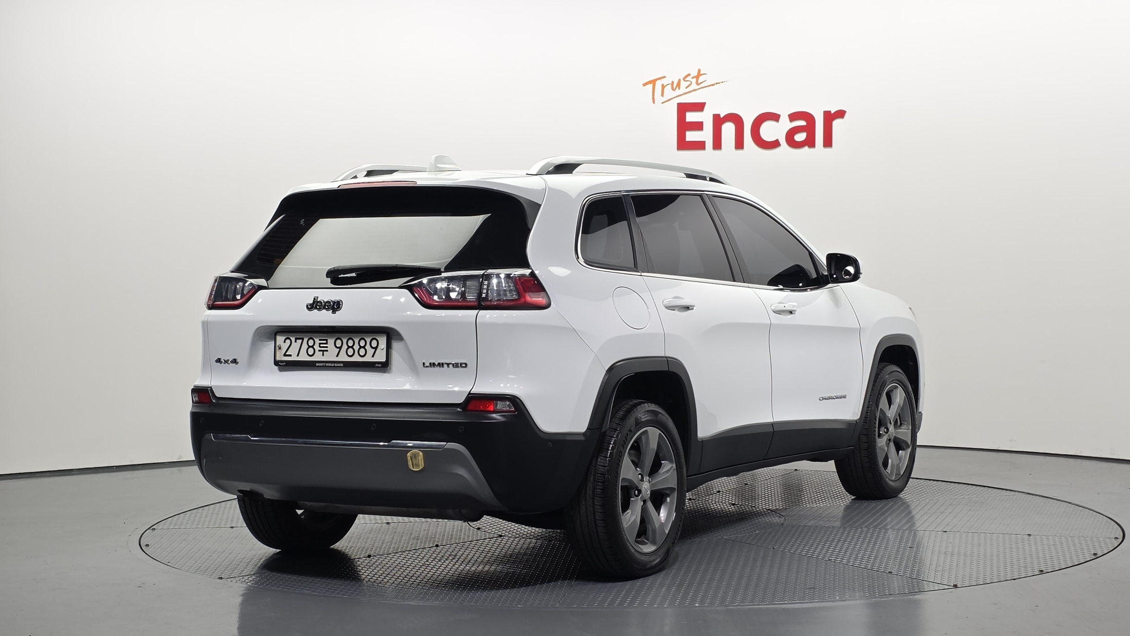 JEEP CHEROKEE photo 2