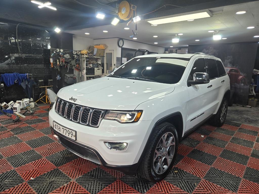 JEEP GRAND CHEROKEE photo 3